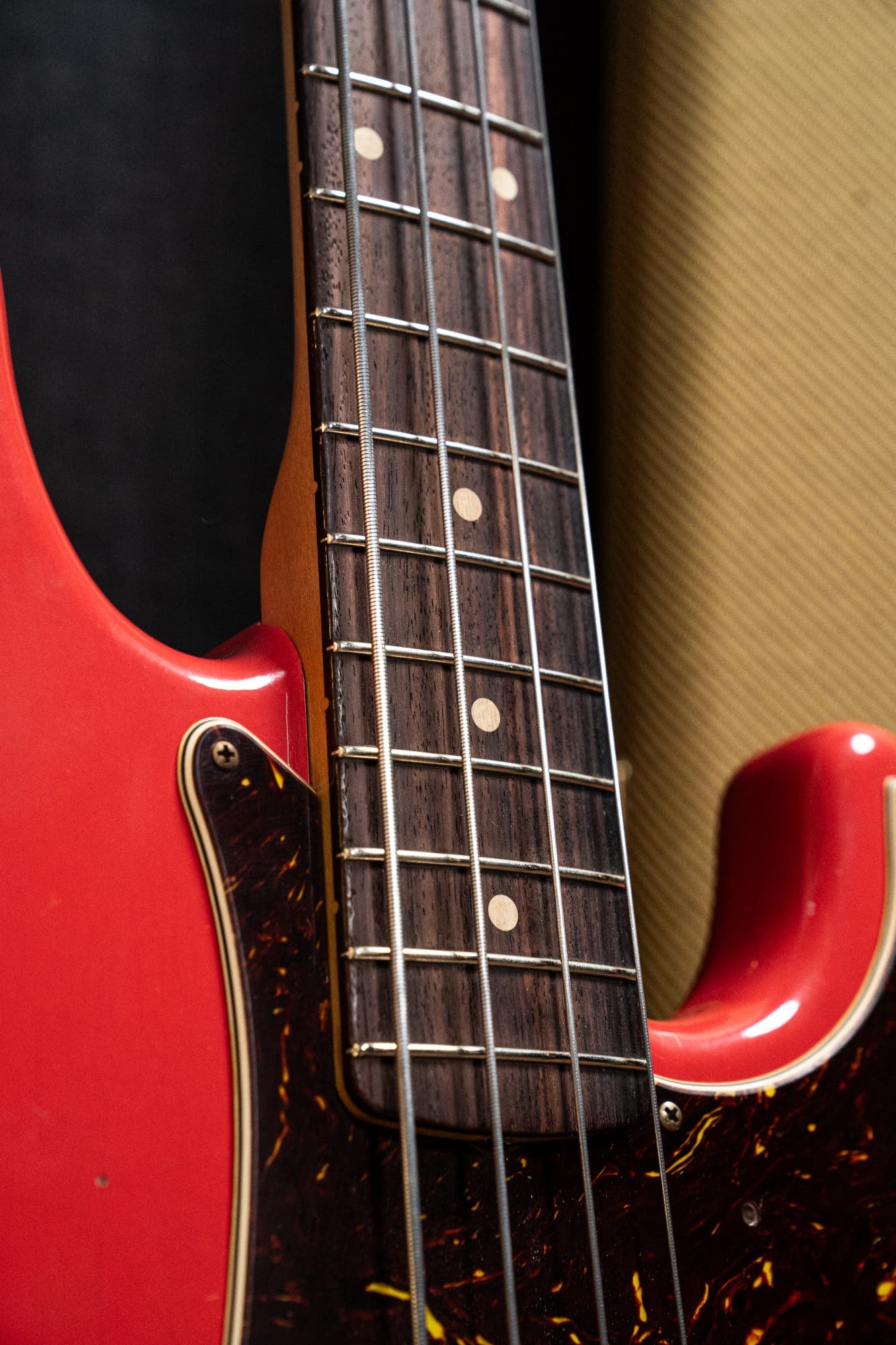 Fender Pino Palladino Signature Precision Bass - Fiesta Red over Desert Sand