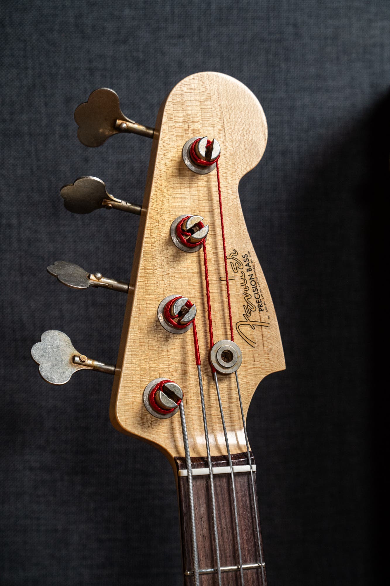 Fender Pino Palladino Signature Precision Bass - Fiesta Red over Desert Sand