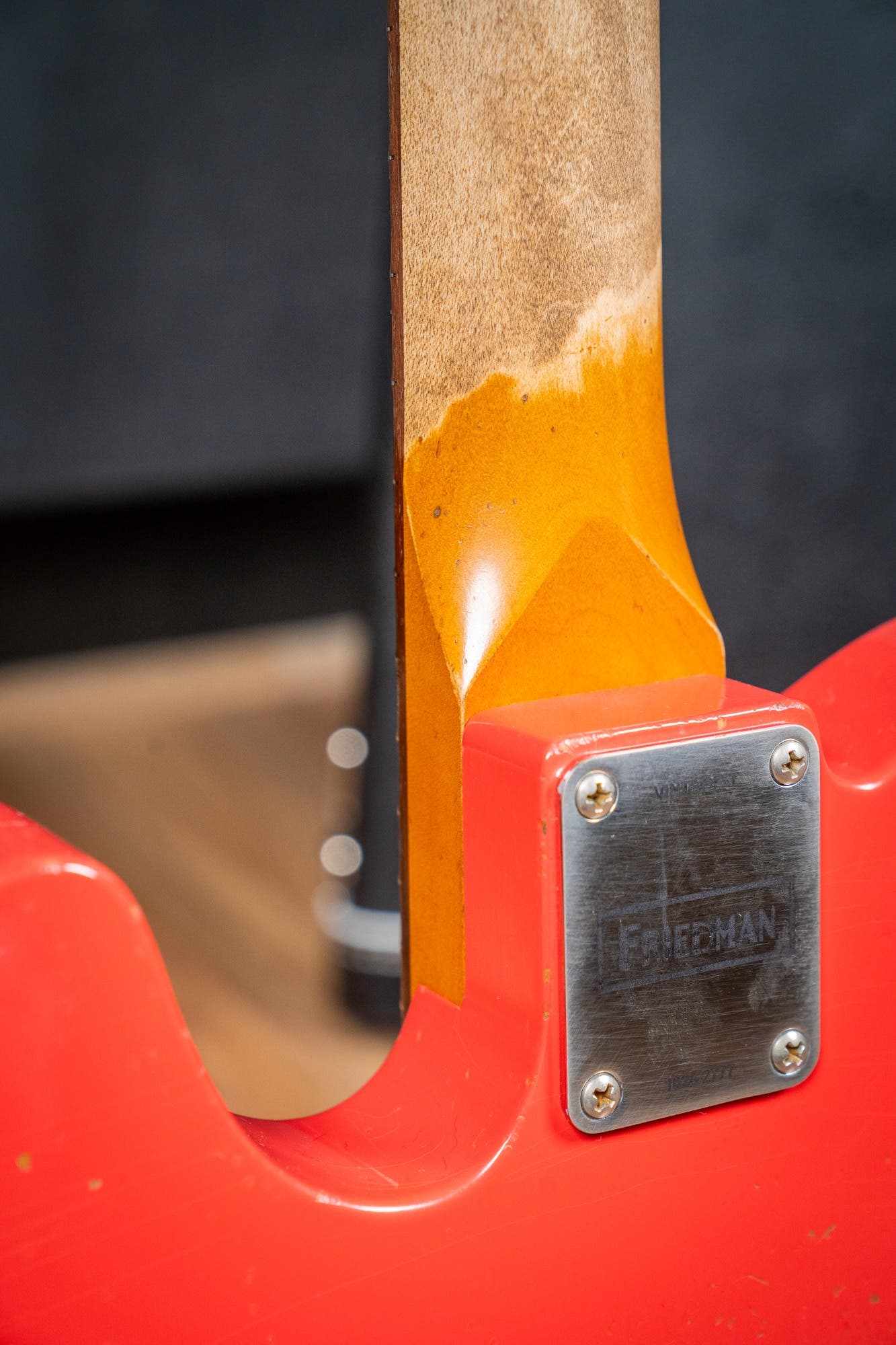 Friedman Vintage T - Rosewood FB - Nitro Fiesta Red Medium Aged (Classic 90 / HB Pickups)