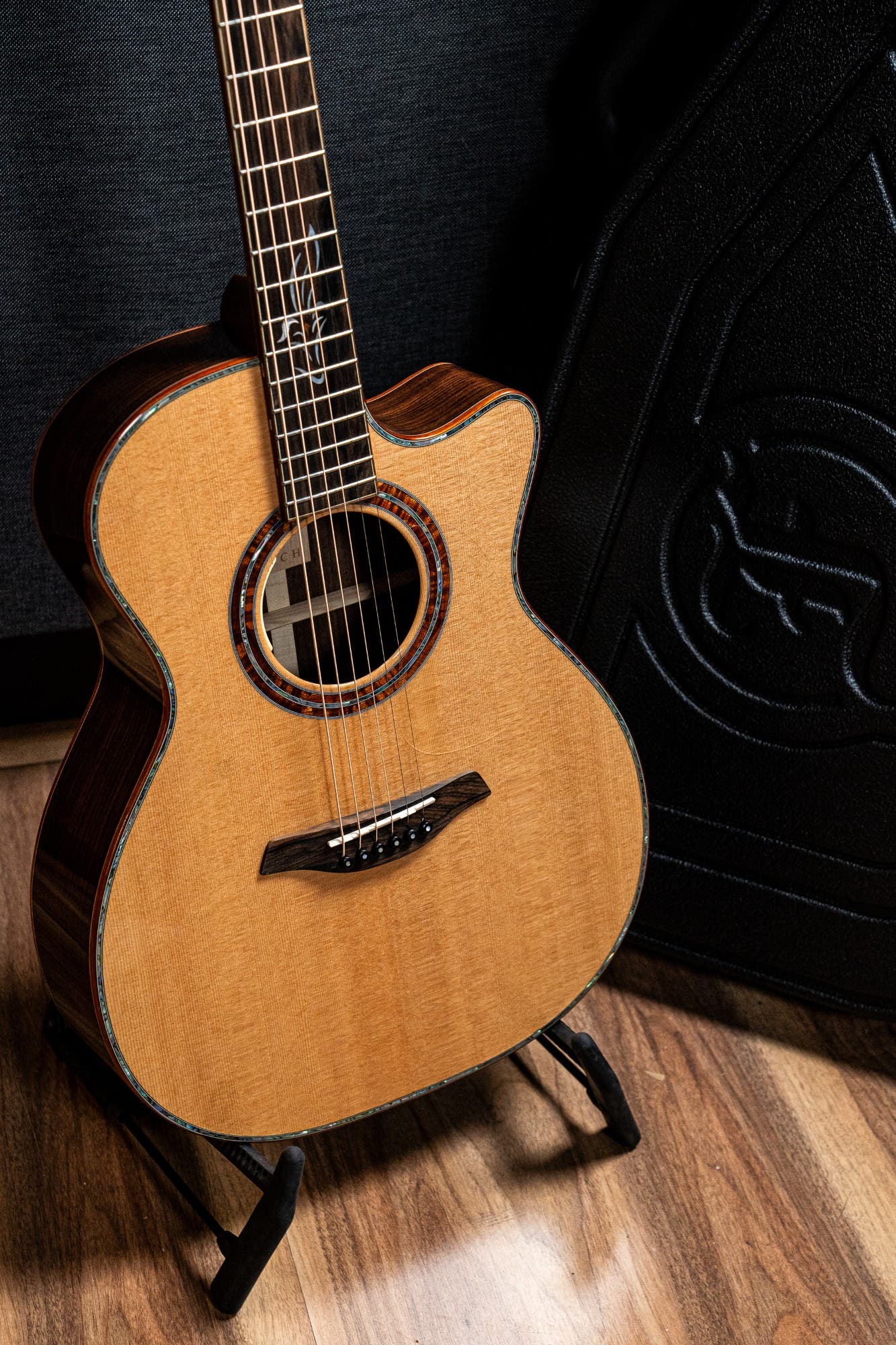 Furch Guitars RED SR Orchestral Cutaway Guitar w/LR Baggs Anthem + Case