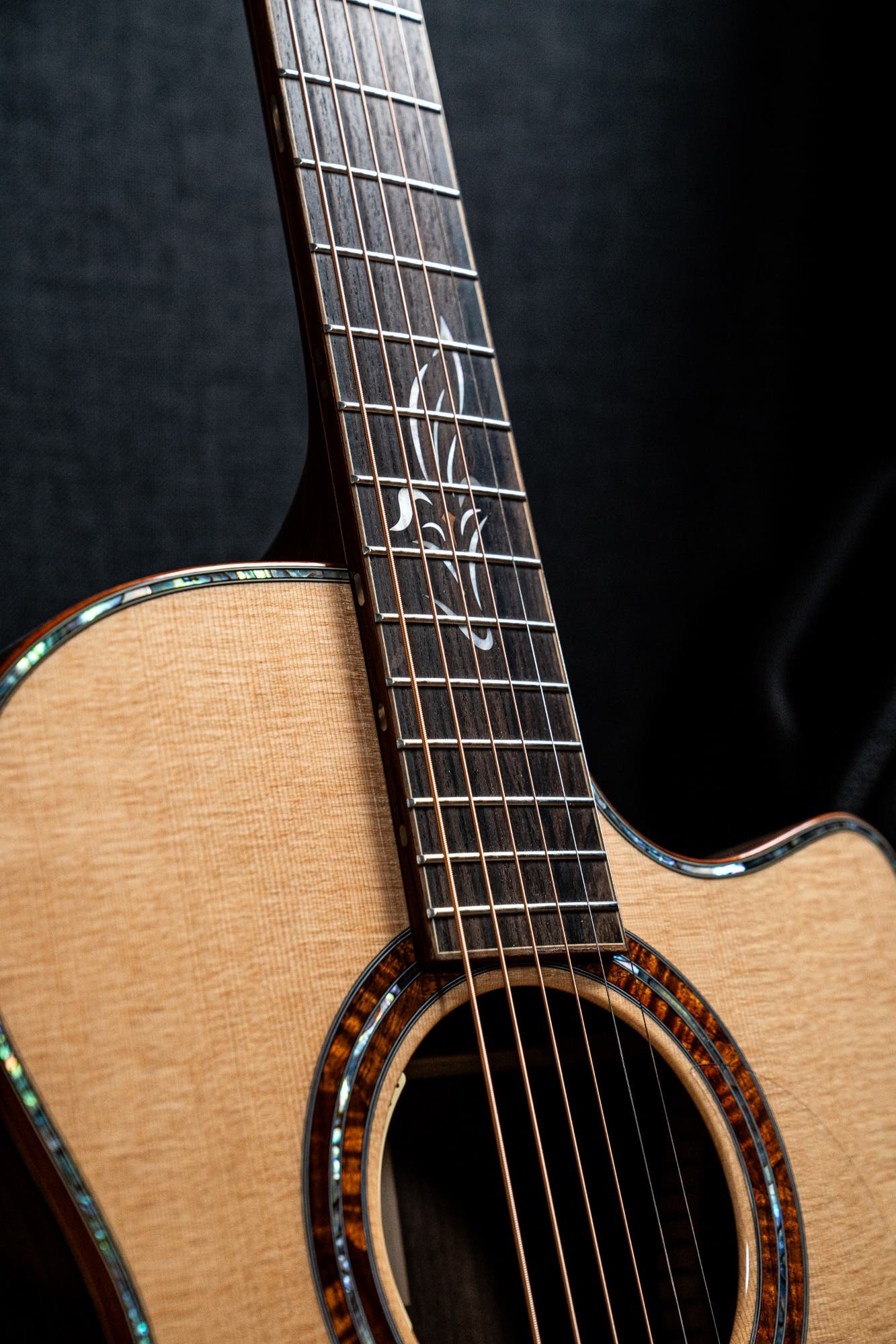 Furch Guitars RED SR Orchestral Cutaway Guitar w/LR Baggs Anthem + Case