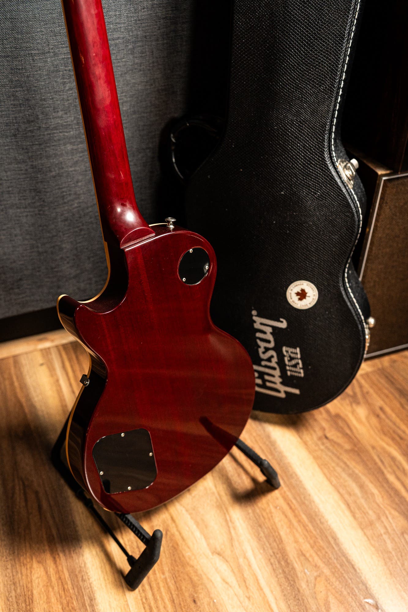 Gibson 2005 Les Paul Classic w/Case - Wine Red - Pre-Owned