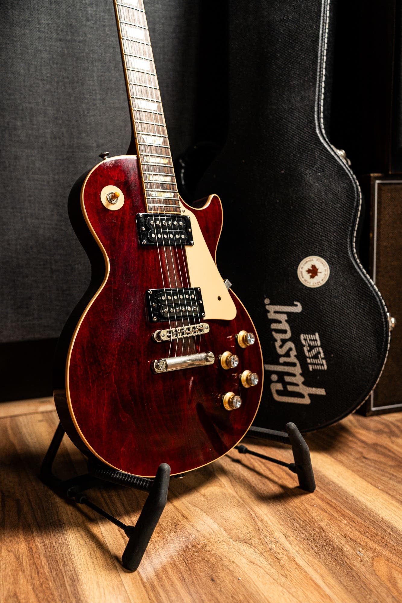 Gibson 2005 Les Paul Classic w/Case - Wine Red - Pre-Owned