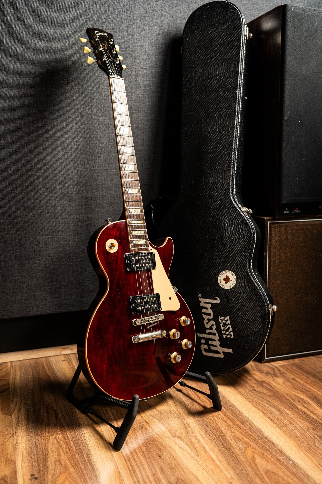 Gibson 2005 Les Paul Classic w/Case - Wine Red - Pre-Owned