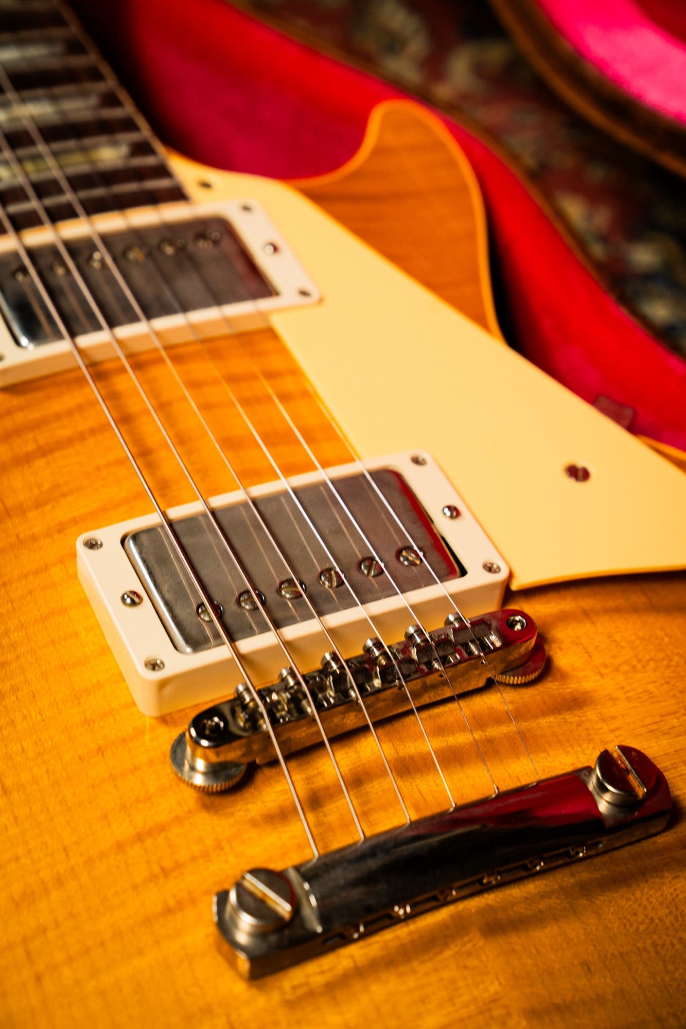 Schaller 723 External Oyster Pickup | Better Music