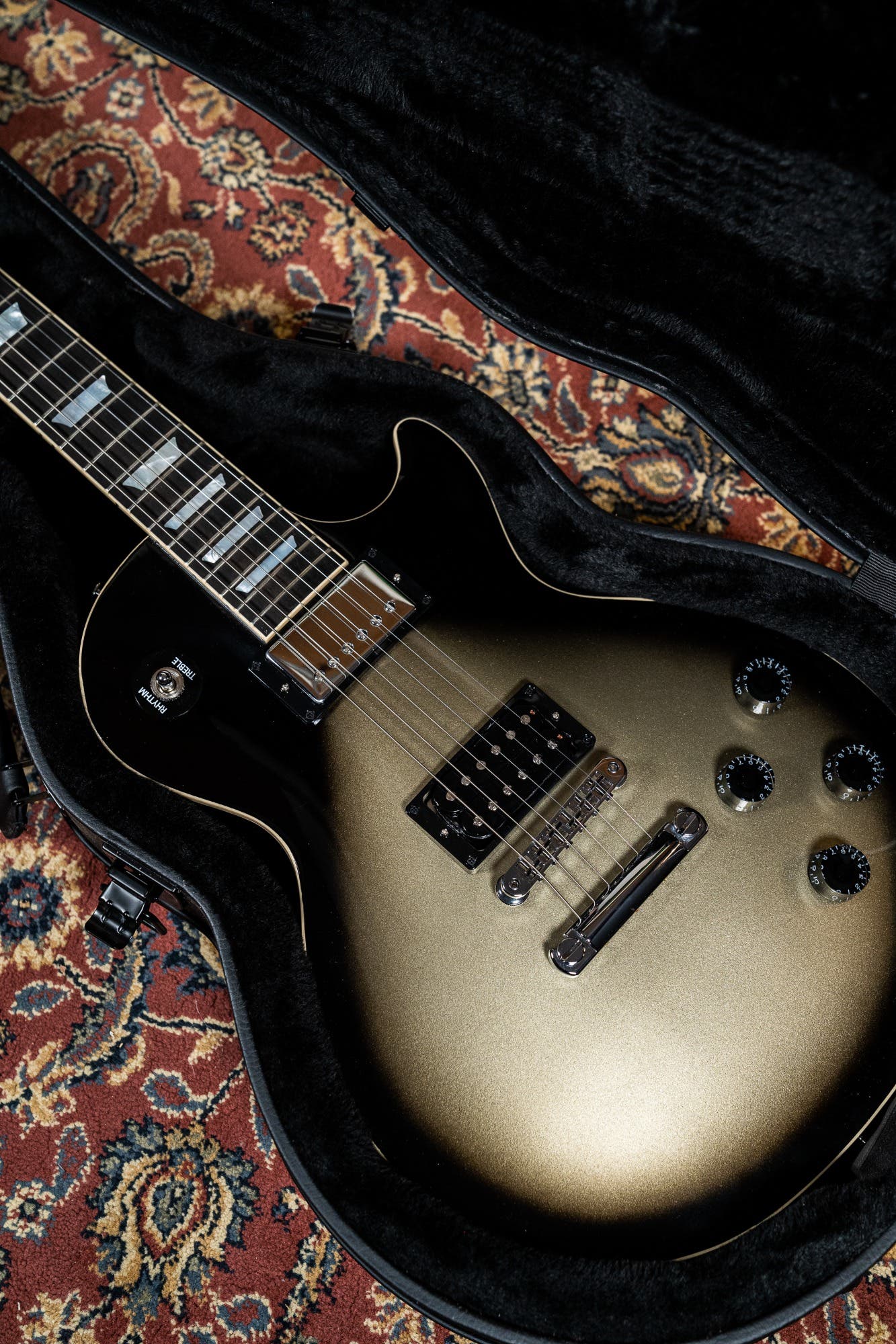 Gibson Adam Jones Les Paul Standard w/Case -  Antique Silverburst