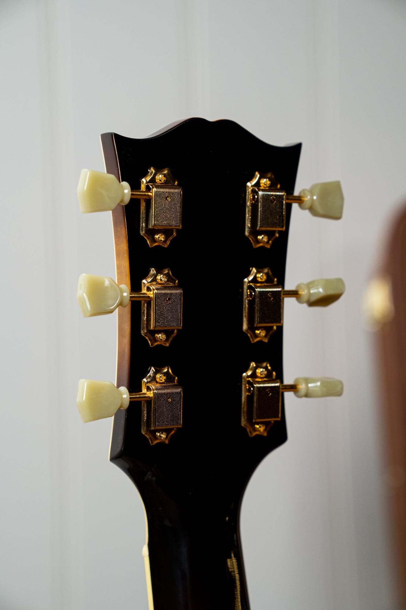 Gibson SJ-200 Original Acoustic Guitar w/Case - Vintage Sunburst