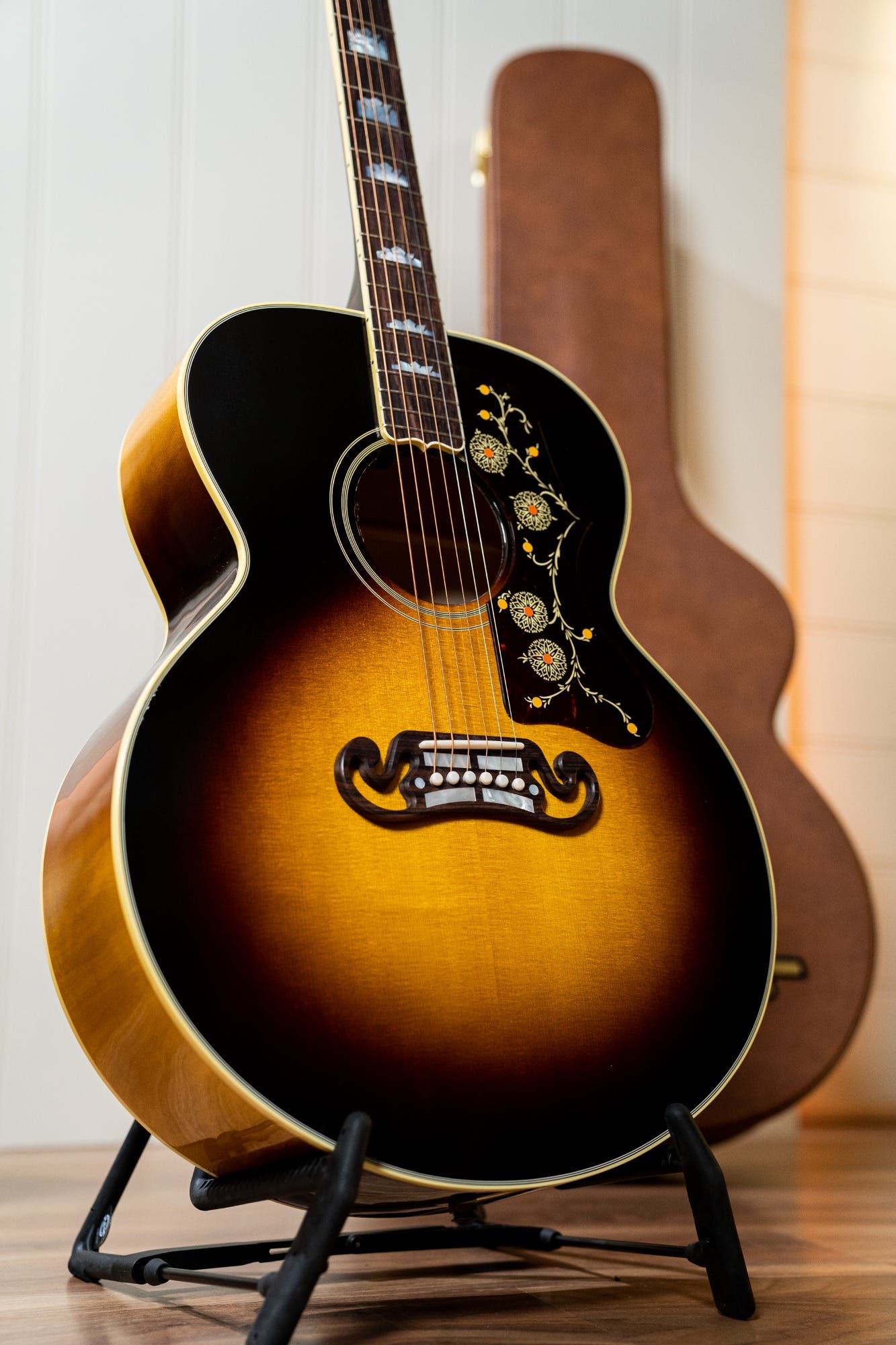 Gibson SJ-200 Original Acoustic Guitar w/Case - Vintage Sunburst