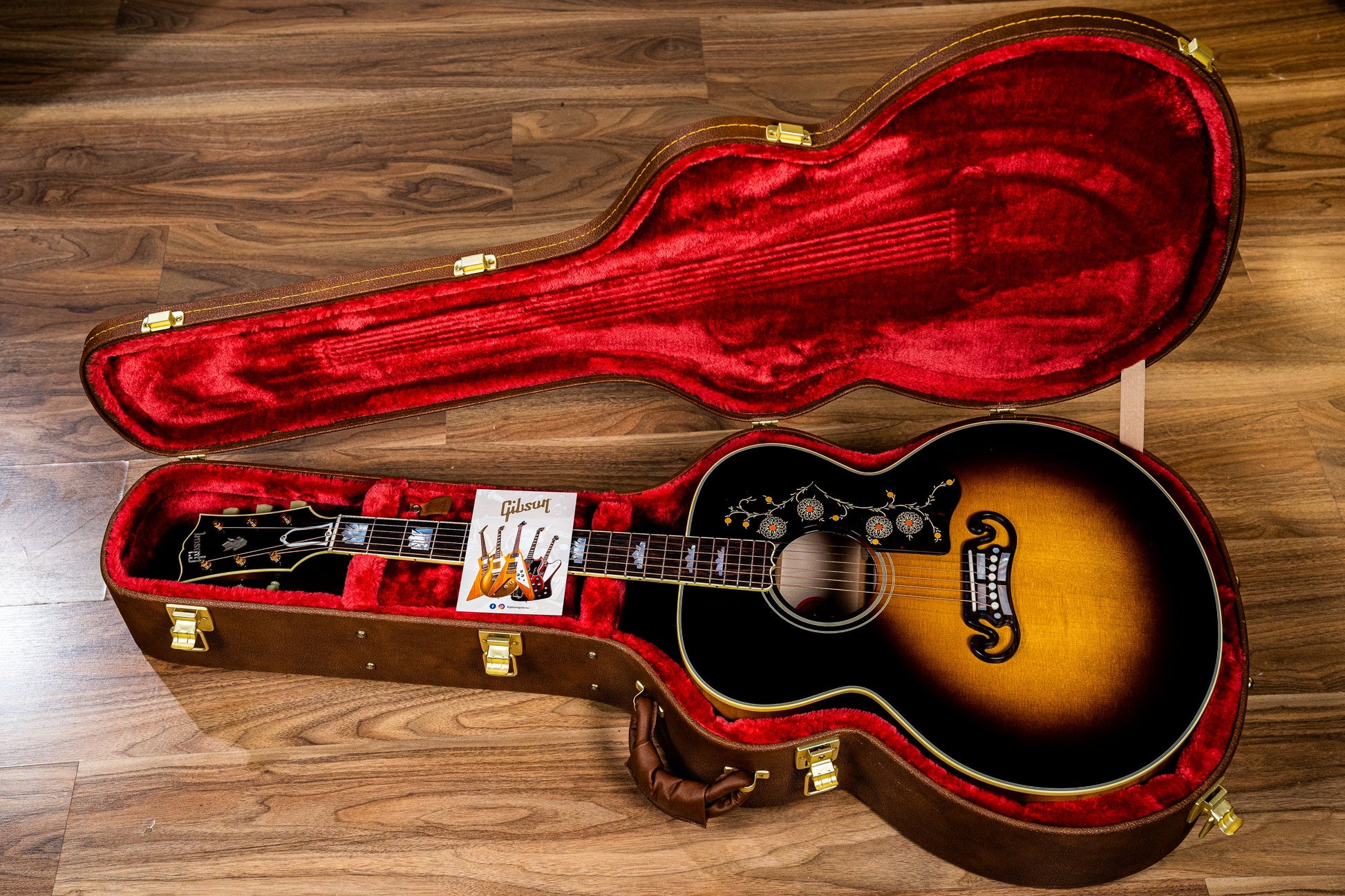 Gibson SJ-200 Original Acoustic Guitar w/Case - Vintage Sunburst