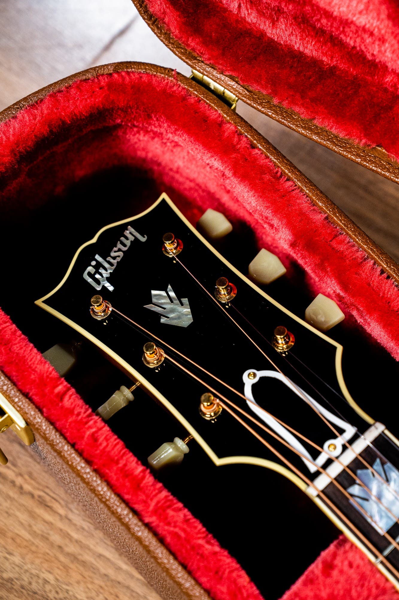 Gibson SJ-200 Original Acoustic Guitar w/Case - Vintage Sunburst