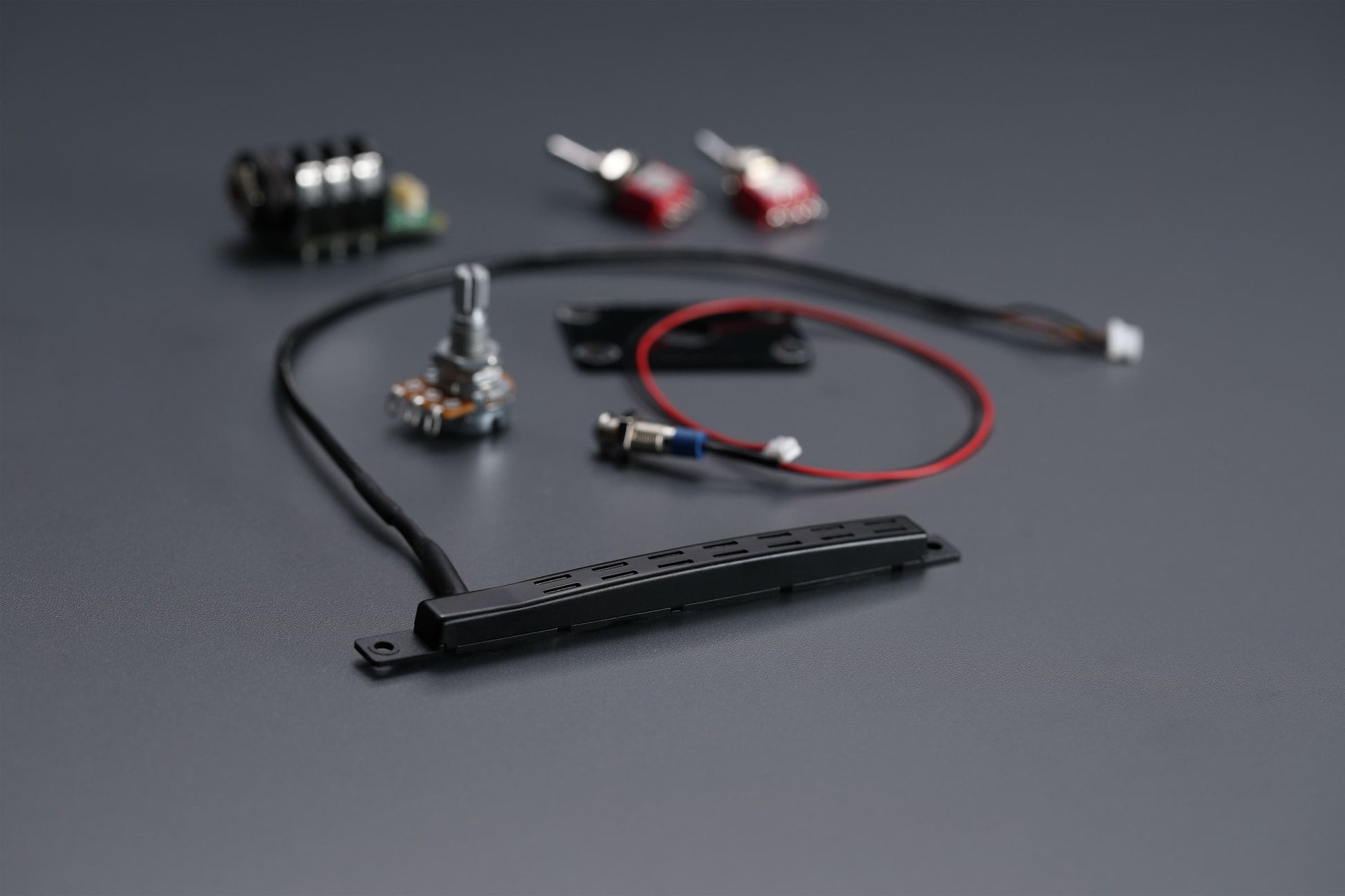 Boss GK5KITG7 Divided Pickup Kit – 7-string Electric Guitars