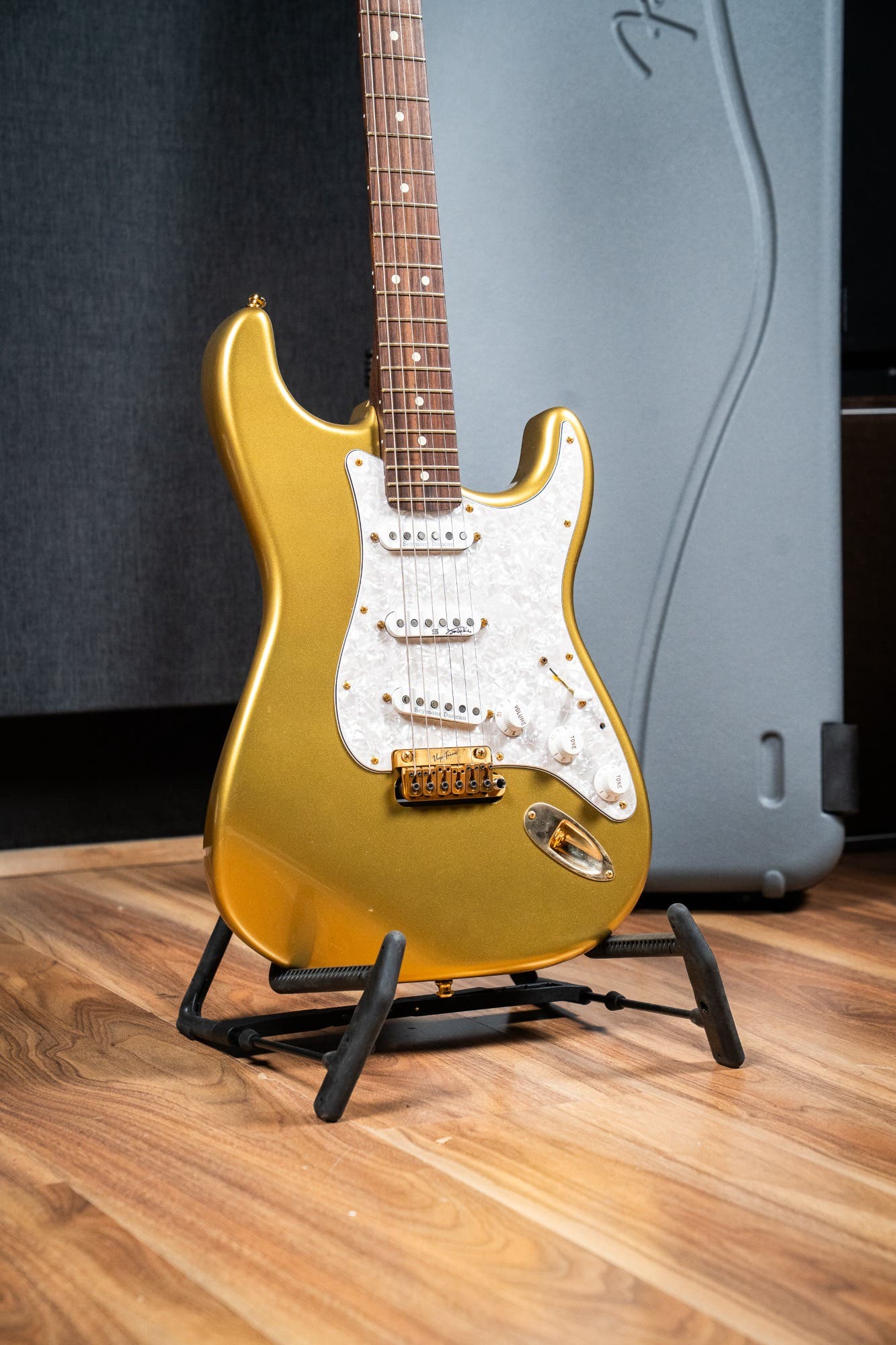 Partscaster - Lincoln Brewster Strat Body / Full RW Neck / Vegatrem / Gilmour & Hendrix Pickups w/DLX Case - Aztec Gold - Pre-Owned