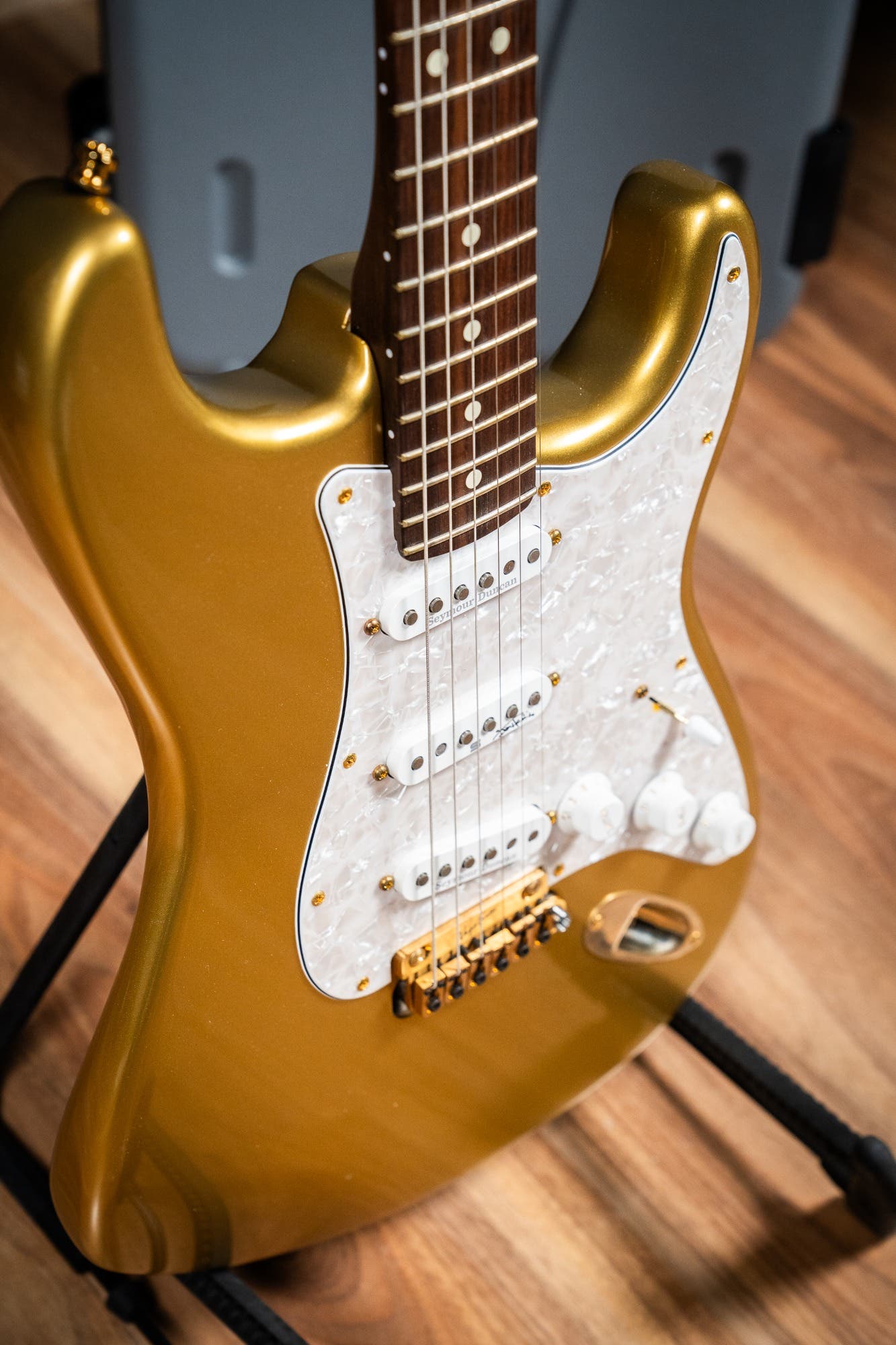 Partscaster - Lincoln Brewster Strat Body / Full RW Neck / Vegatrem / Gilmour & Hendrix Pickups w/DLX Case - Aztec Gold - Pre-Owned