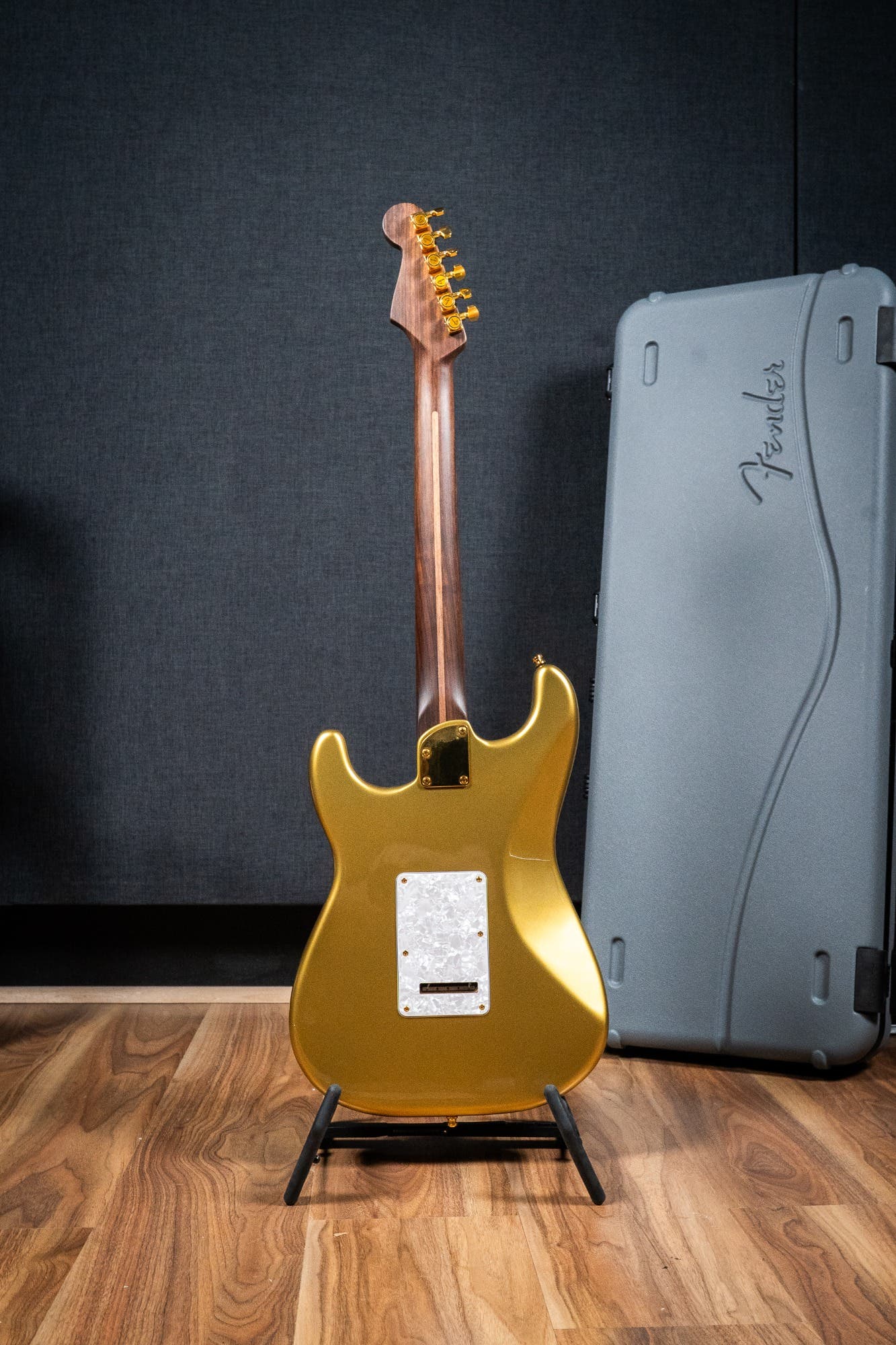 Partscaster - Lincoln Brewster Strat Body / Full RW Neck / Vegatrem / Gilmour & Hendrix Pickups w/DLX Case - Aztec Gold - Pre-Owned