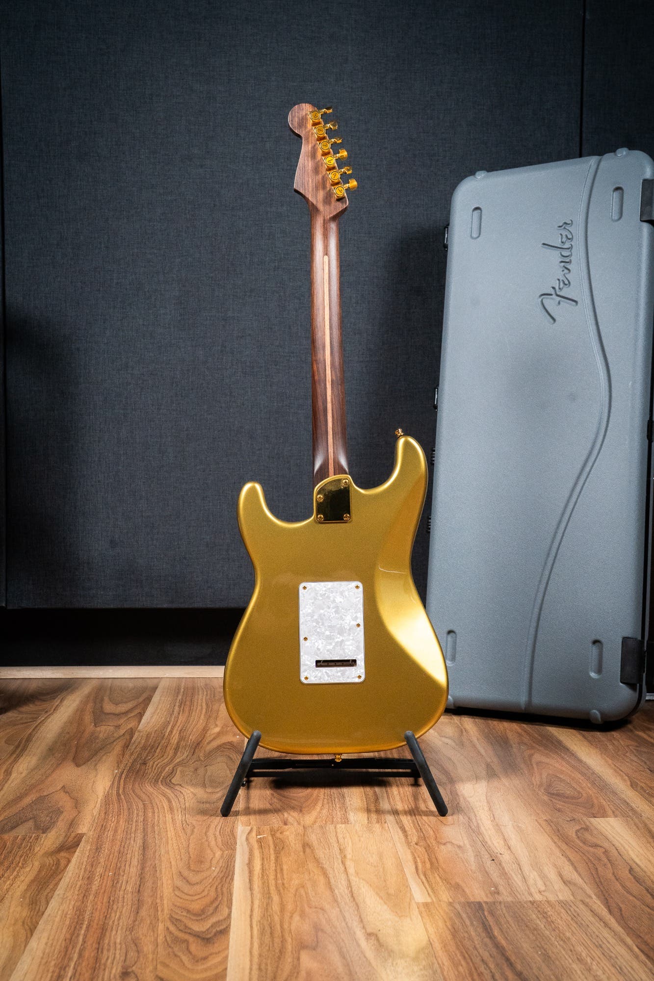 Partscaster - Lincoln Brewster Strat Body / Full RW Neck / Vegatrem / Gilmour & Hendrix Pickups w/DLX Case - Aztec Gold - Pre-Owned