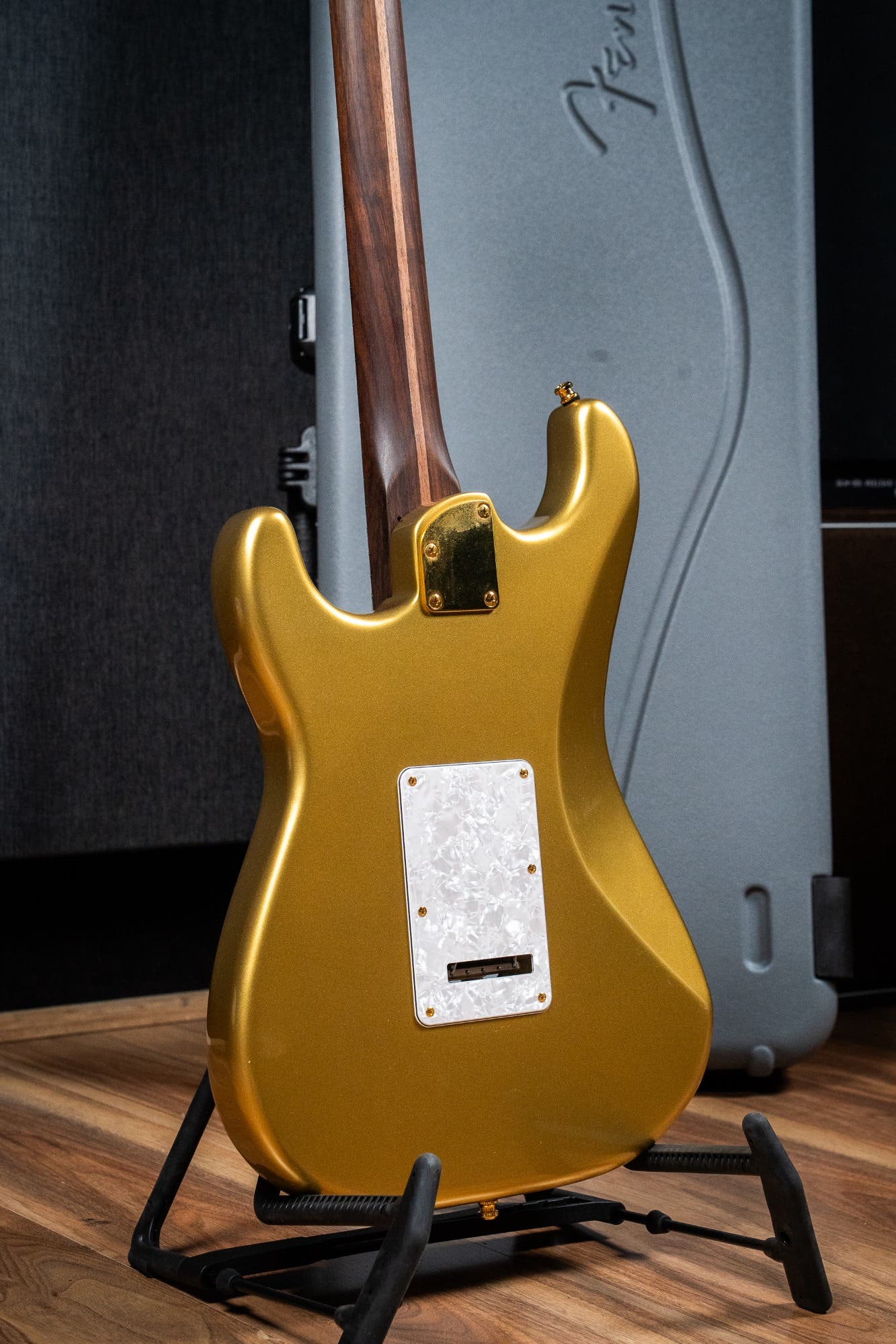 Partscaster - Lincoln Brewster Strat Body / Full RW Neck / Vegatrem / Gilmour & Hendrix Pickups w/DLX Case - Aztec Gold - Pre-Owned