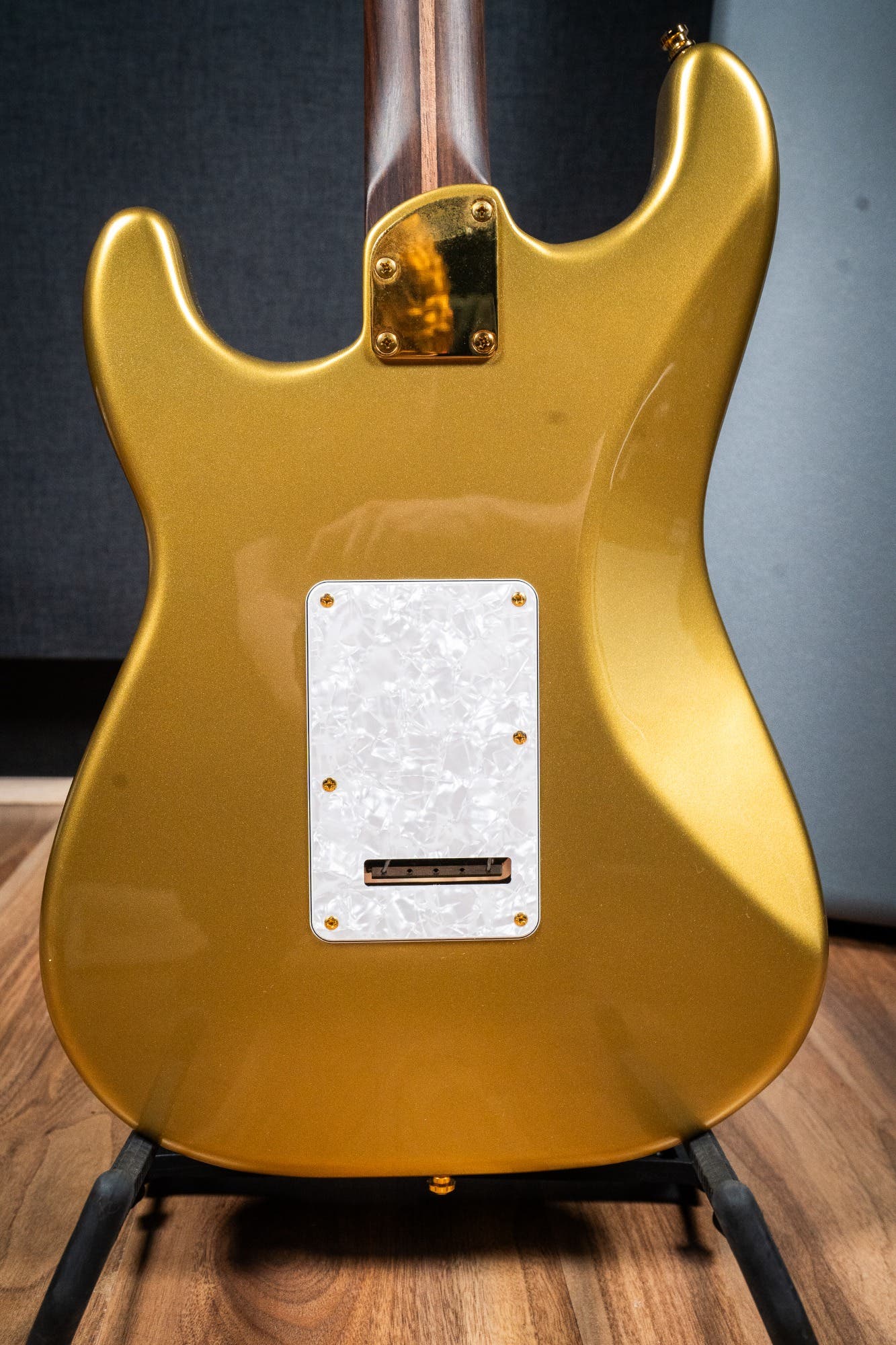 Partscaster - Lincoln Brewster Strat Body / Full RW Neck / Vegatrem / Gilmour & Hendrix Pickups w/DLX Case - Aztec Gold - Pre-Owned
