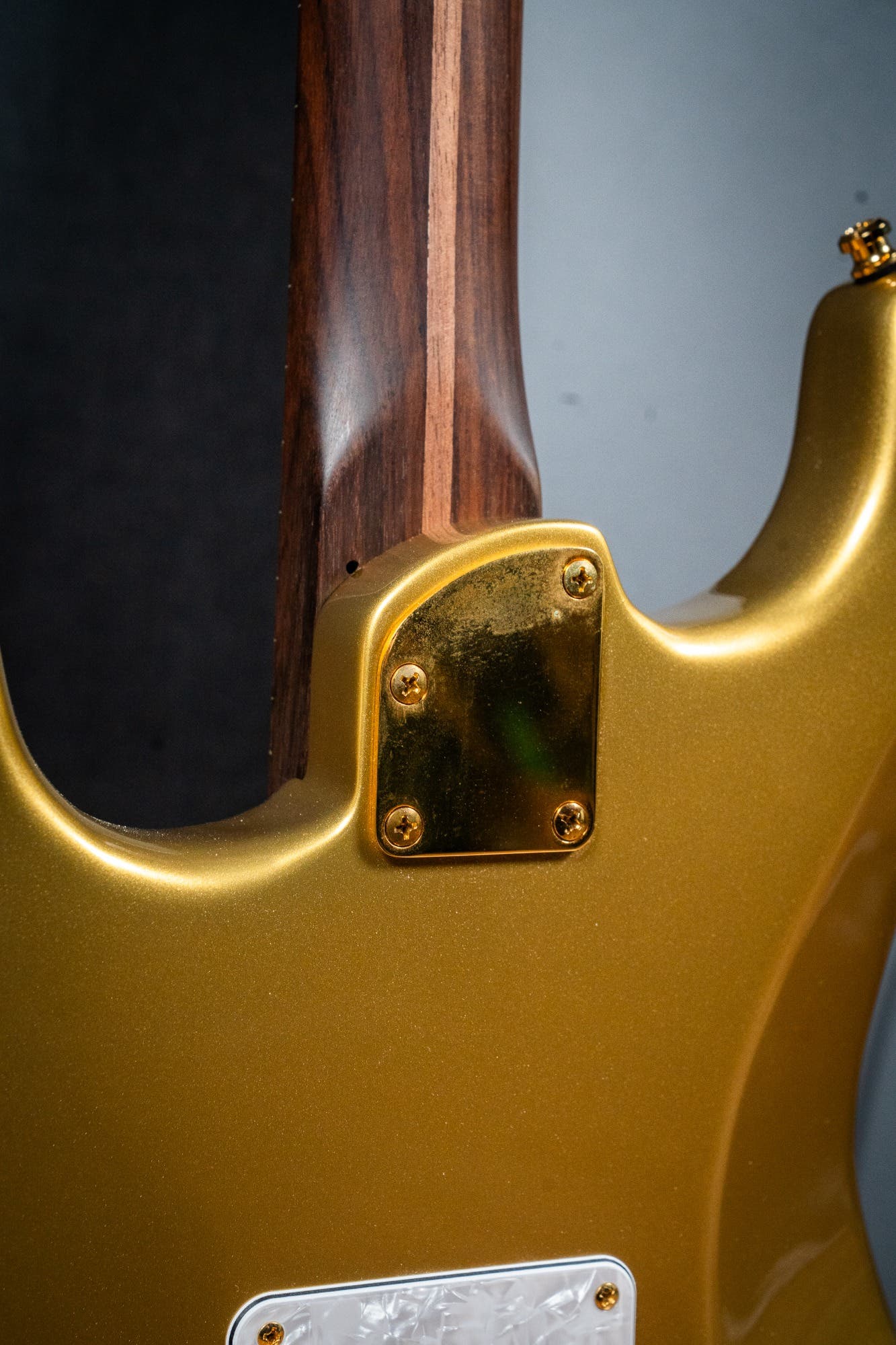 Partscaster - Lincoln Brewster Strat Body / Full RW Neck / Vegatrem / Gilmour & Hendrix Pickups w/DLX Case - Aztec Gold - Pre-Owned