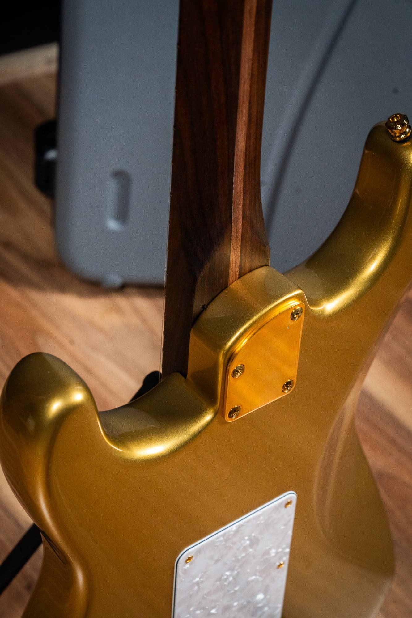 Partscaster - Lincoln Brewster Strat Body / Full RW Neck / Vegatrem / Gilmour & Hendrix Pickups w/DLX Case - Aztec Gold - Pre-Owned