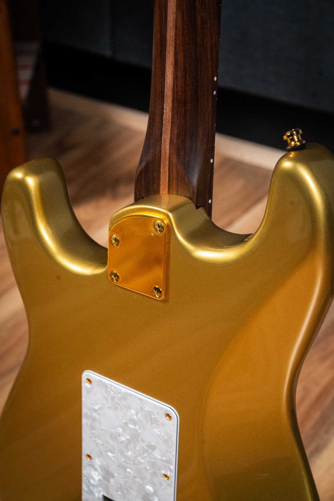 Partscaster - Lincoln Brewster Strat Body / Full RW Neck / Vegatrem / Gilmour & Hendrix Pickups w/DLX Case - Aztec Gold - Pre-Owned