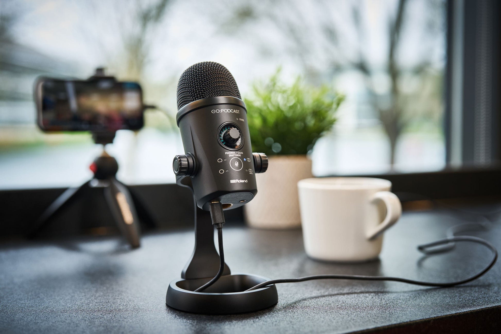 Roland GO:PODCAST - Video Podcasting Studio for Smartphones