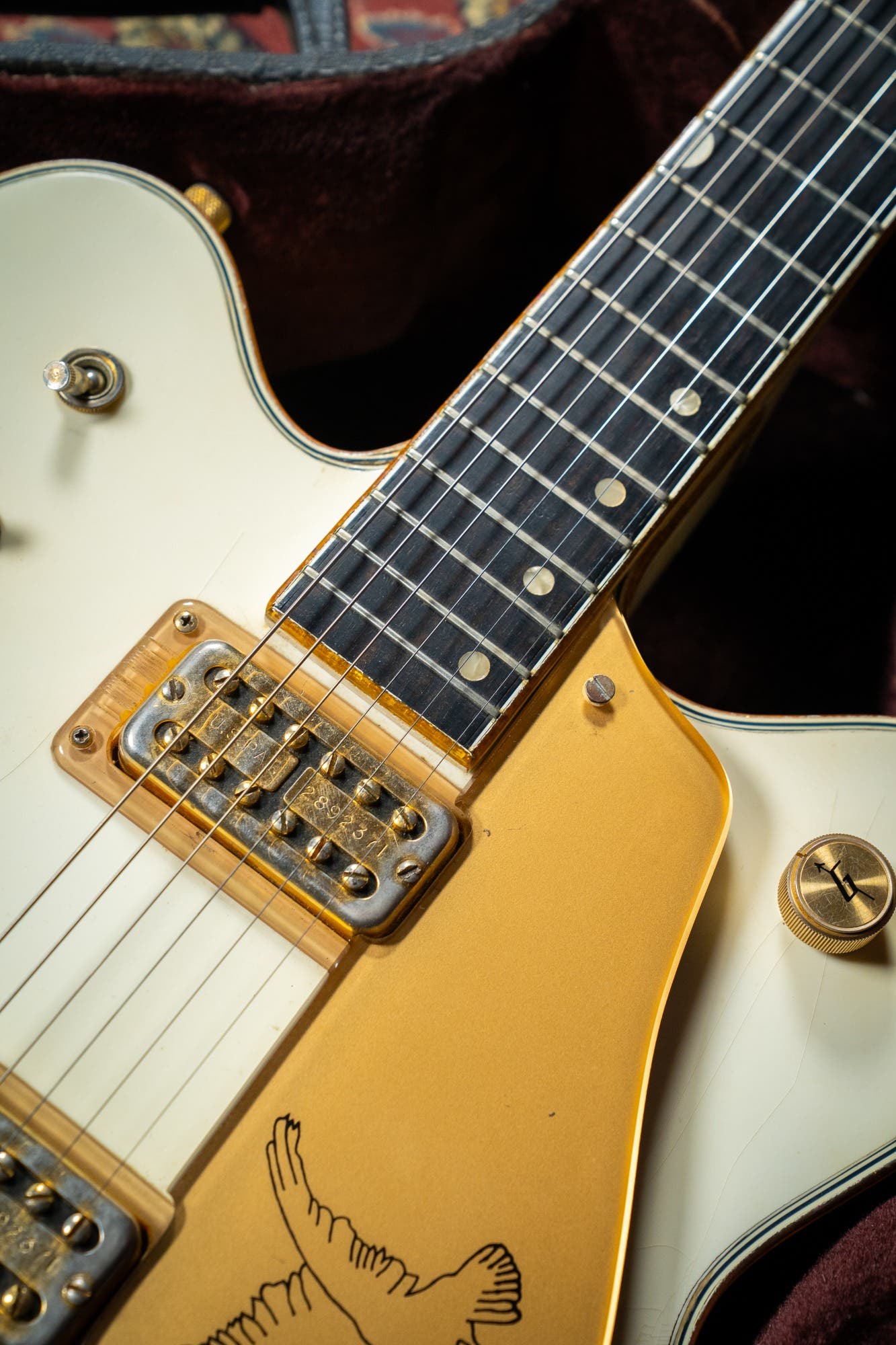 Gretsch 1972 White Falcon G6136 w/Case - Pre-Owned (Vintage)