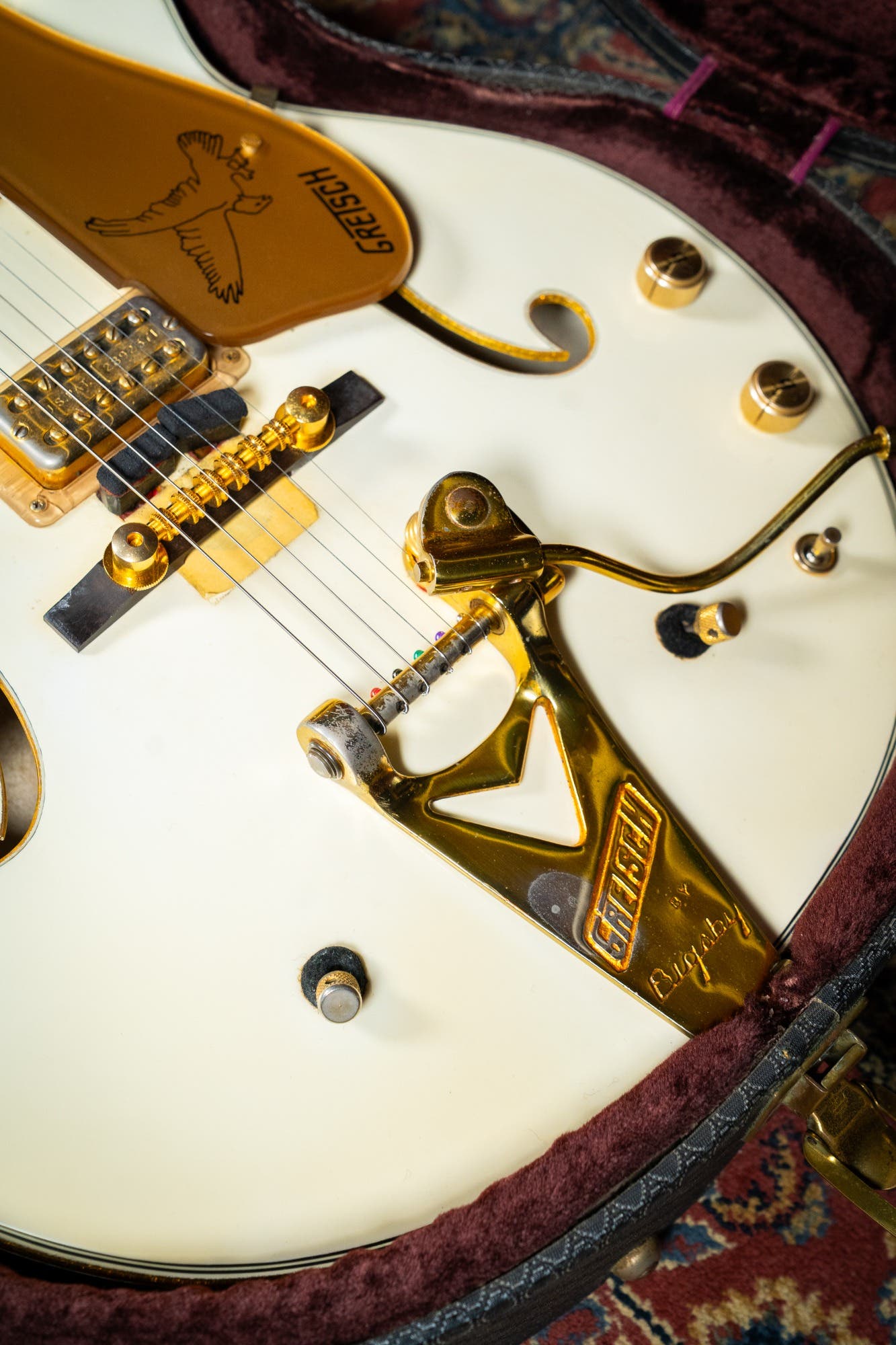 Gretsch 1972 White Falcon G6136 w/Case - Pre-Owned (Vintage)