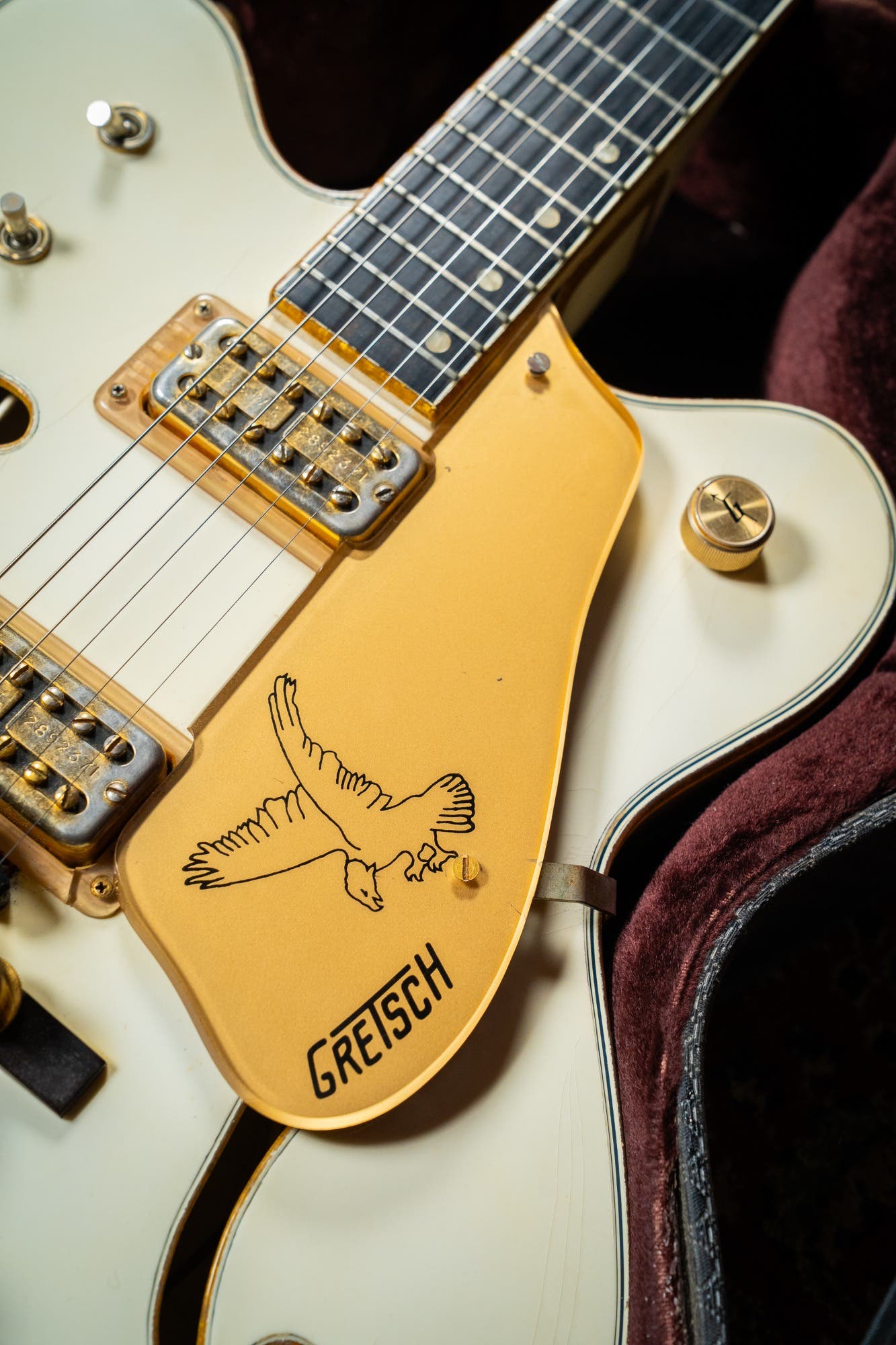 Gretsch 1972 White Falcon G6136 w/Case - Pre-Owned (Vintage)