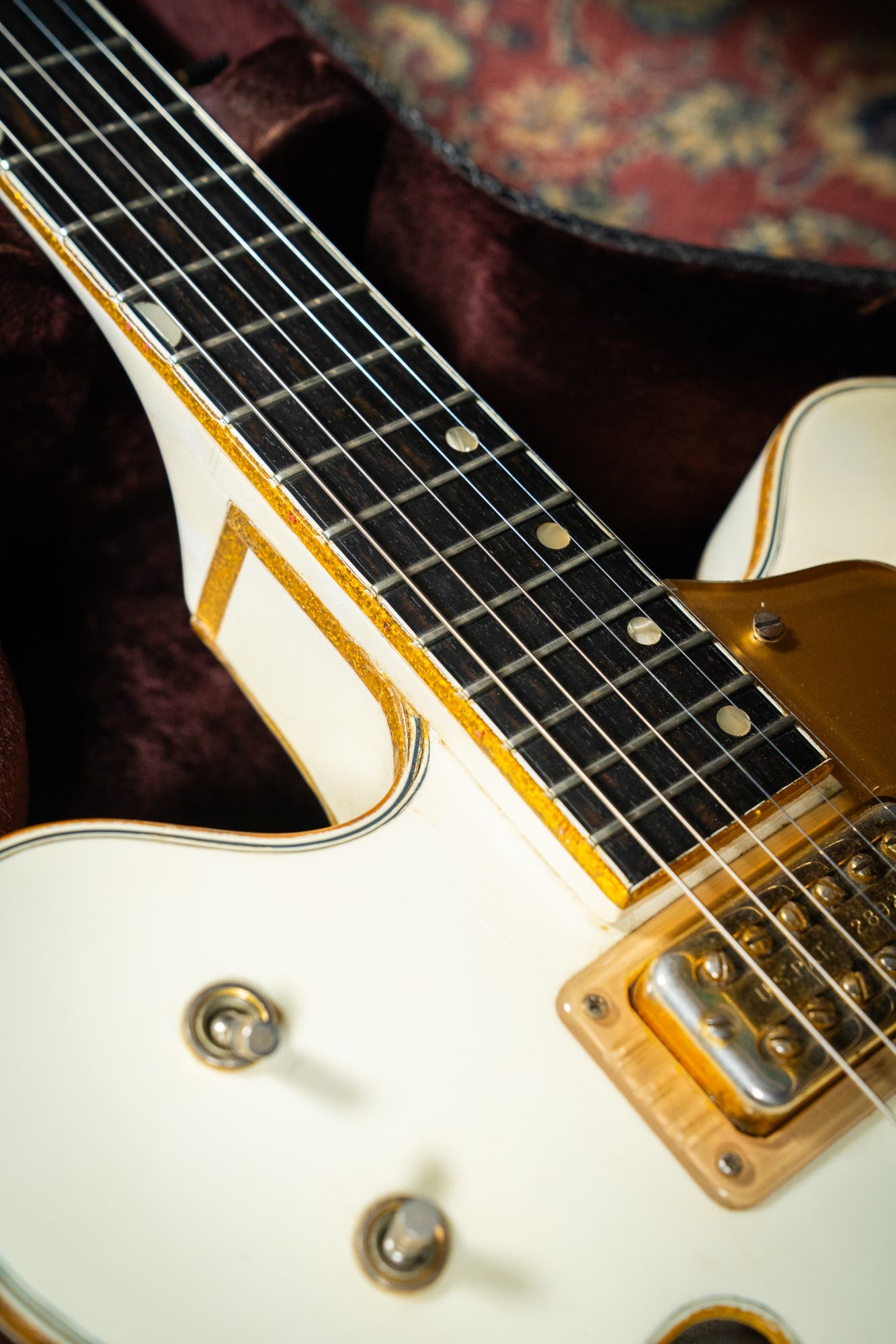 Gretsch 1972 White Falcon G6136 w/Case - Pre-Owned (Vintage)