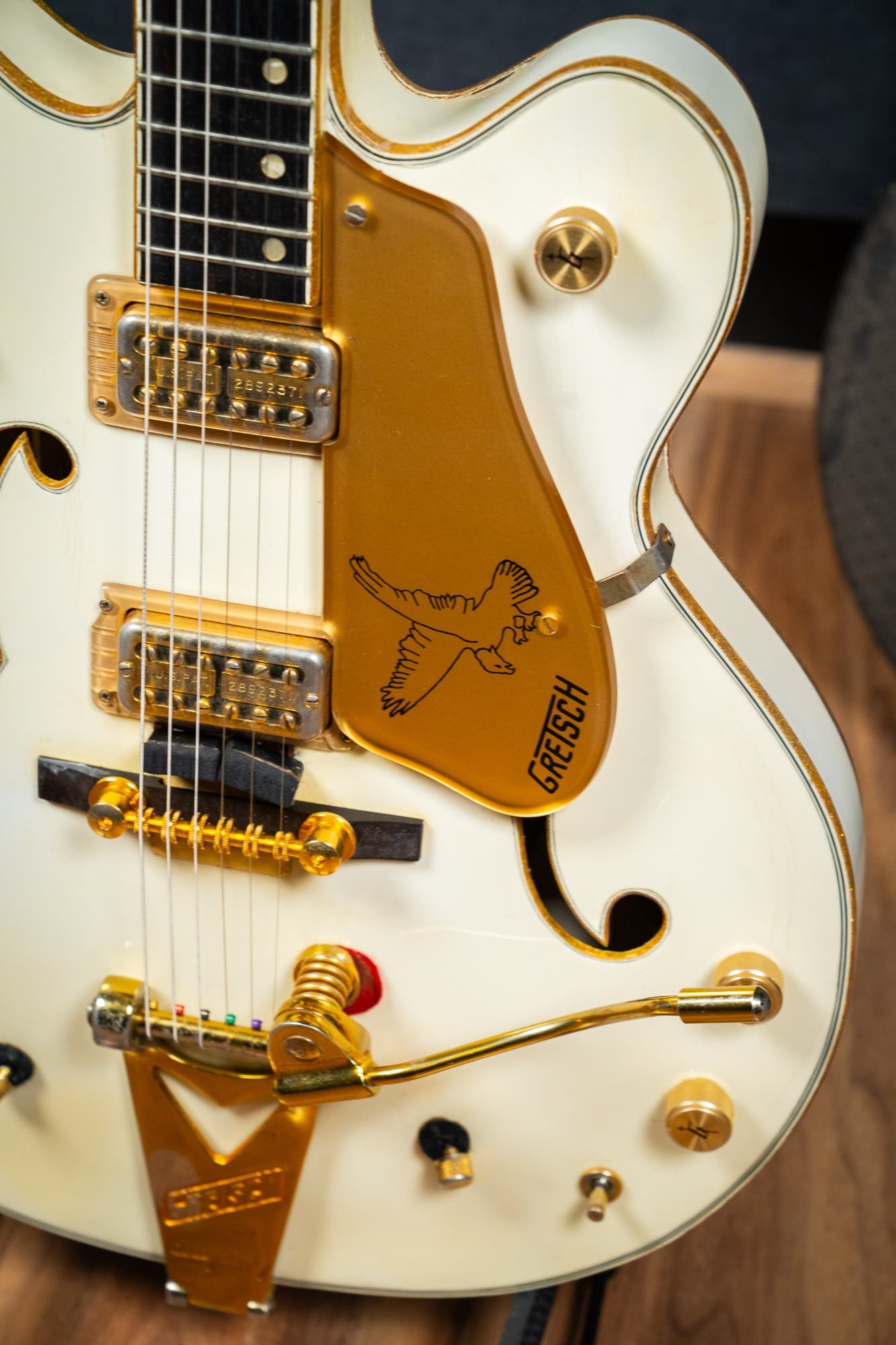 Gretsch 1972 White Falcon G6136 w/Case - Pre-Owned (Vintage)