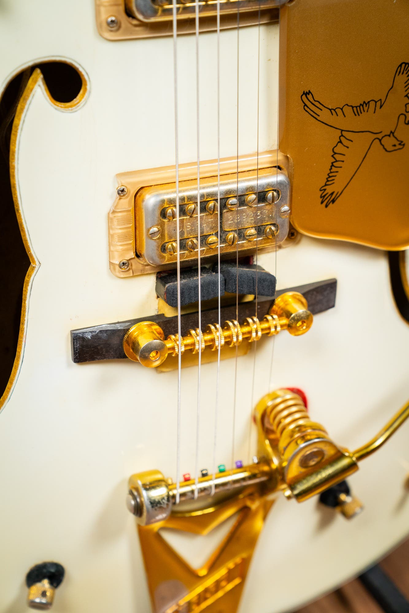 Gretsch 1972 White Falcon G6136 w/Case - Pre-Owned (Vintage)