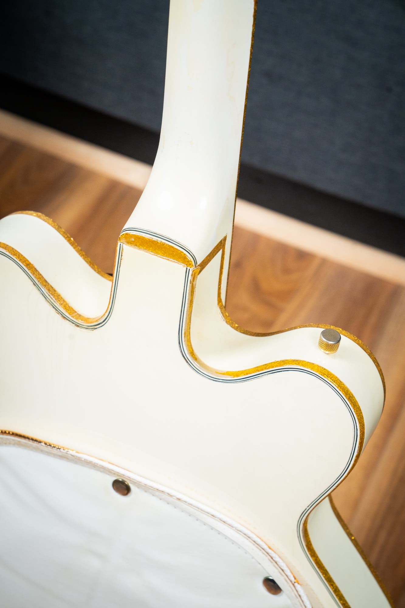 Gretsch 1972 White Falcon G6136 w/Case - Pre-Owned (Vintage)