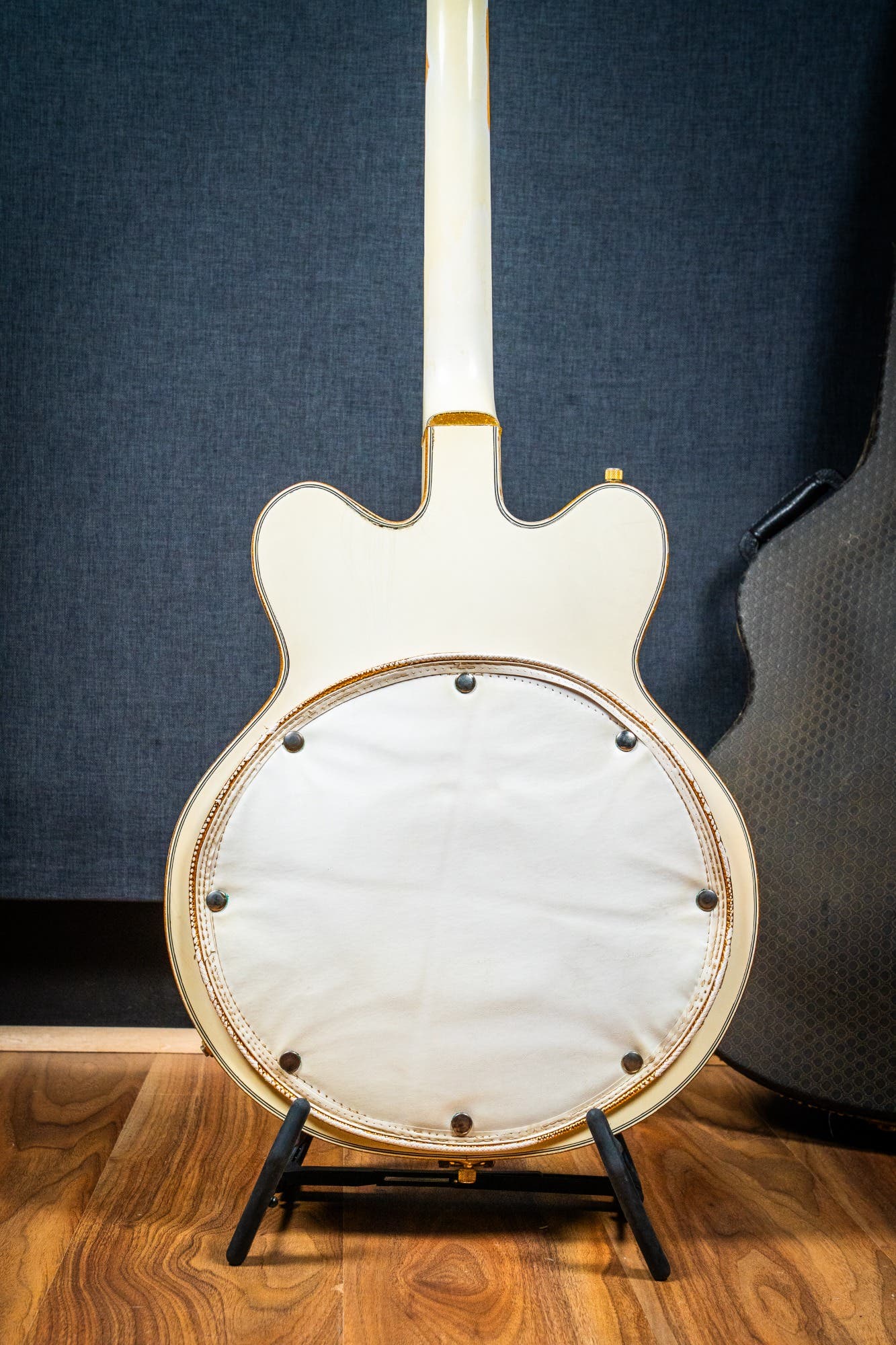 Gretsch 1972 White Falcon G6136 w/Case - Pre-Owned (Vintage)