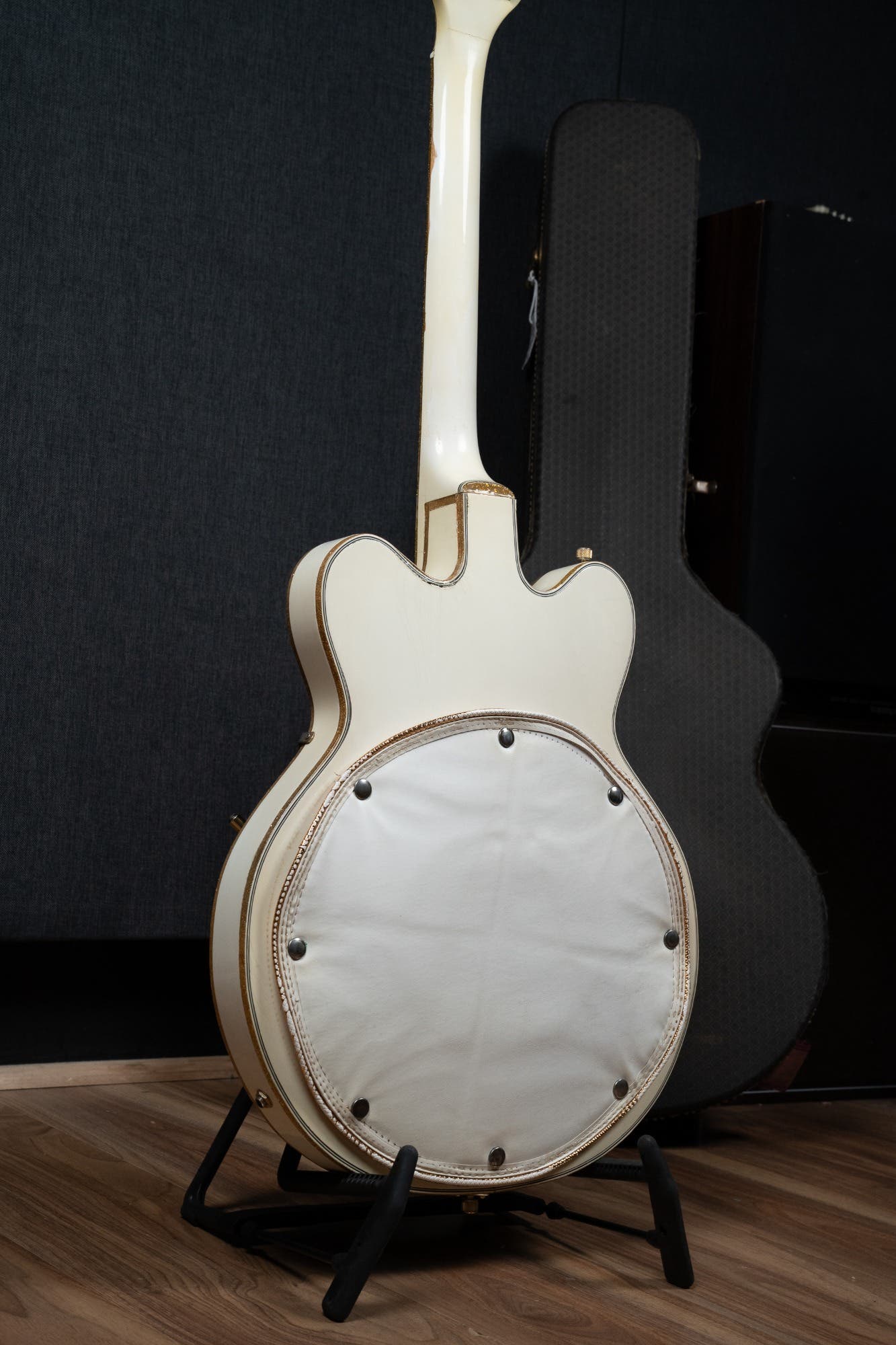 Gretsch 1972 White Falcon G6136 w/Case - Pre-Owned (Vintage)