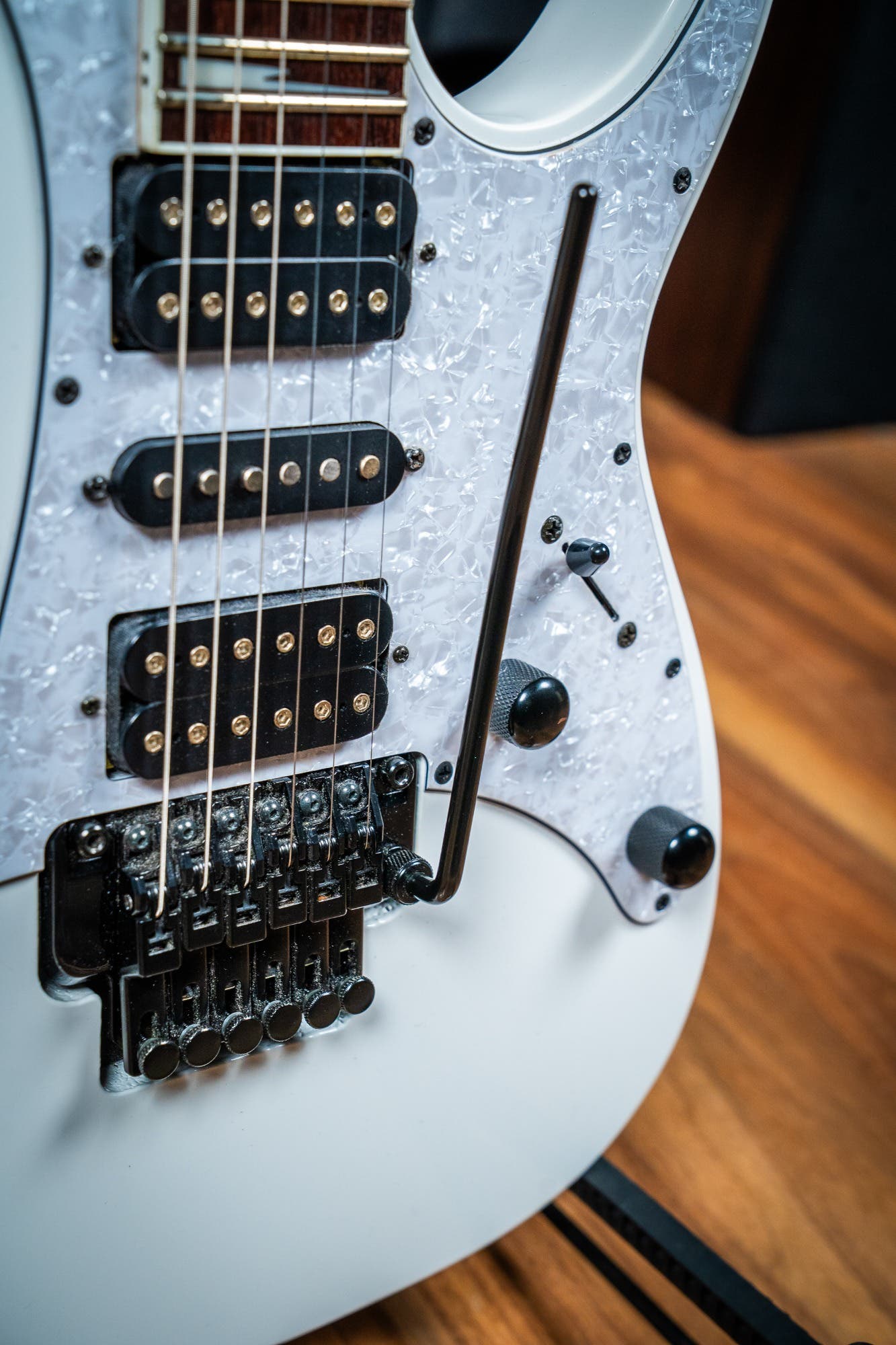 Ibanez RG350DXZ - White - Pre-Owned