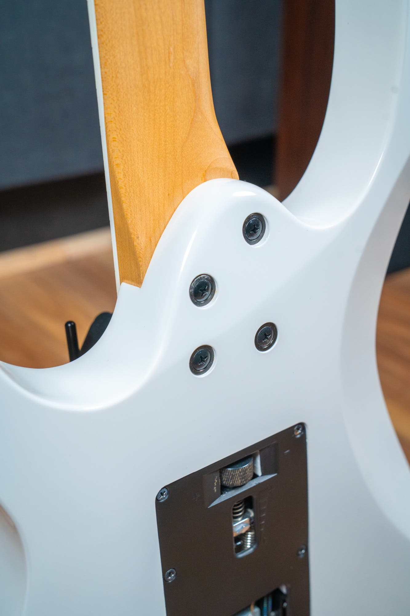 Ibanez RG350DXZ - White - Pre-Owned