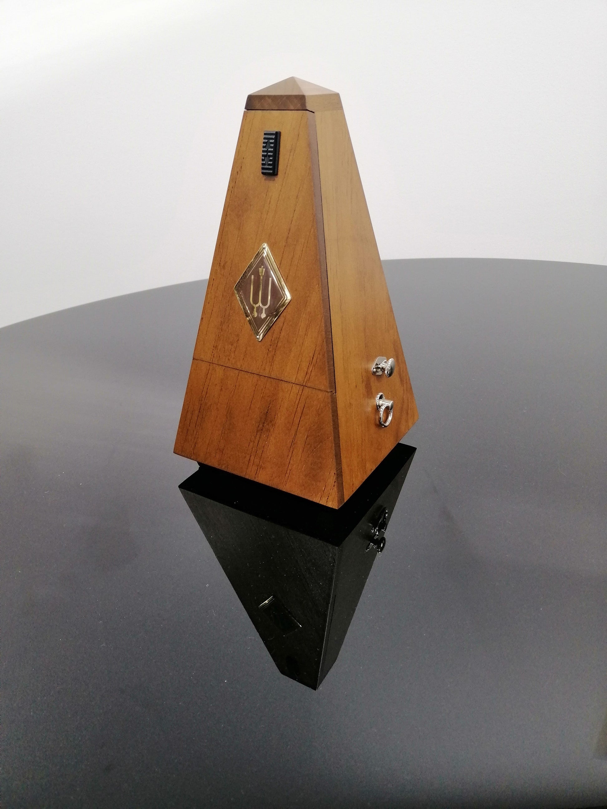 Wittner Metronome - Wood - Matte Walnut (813M)