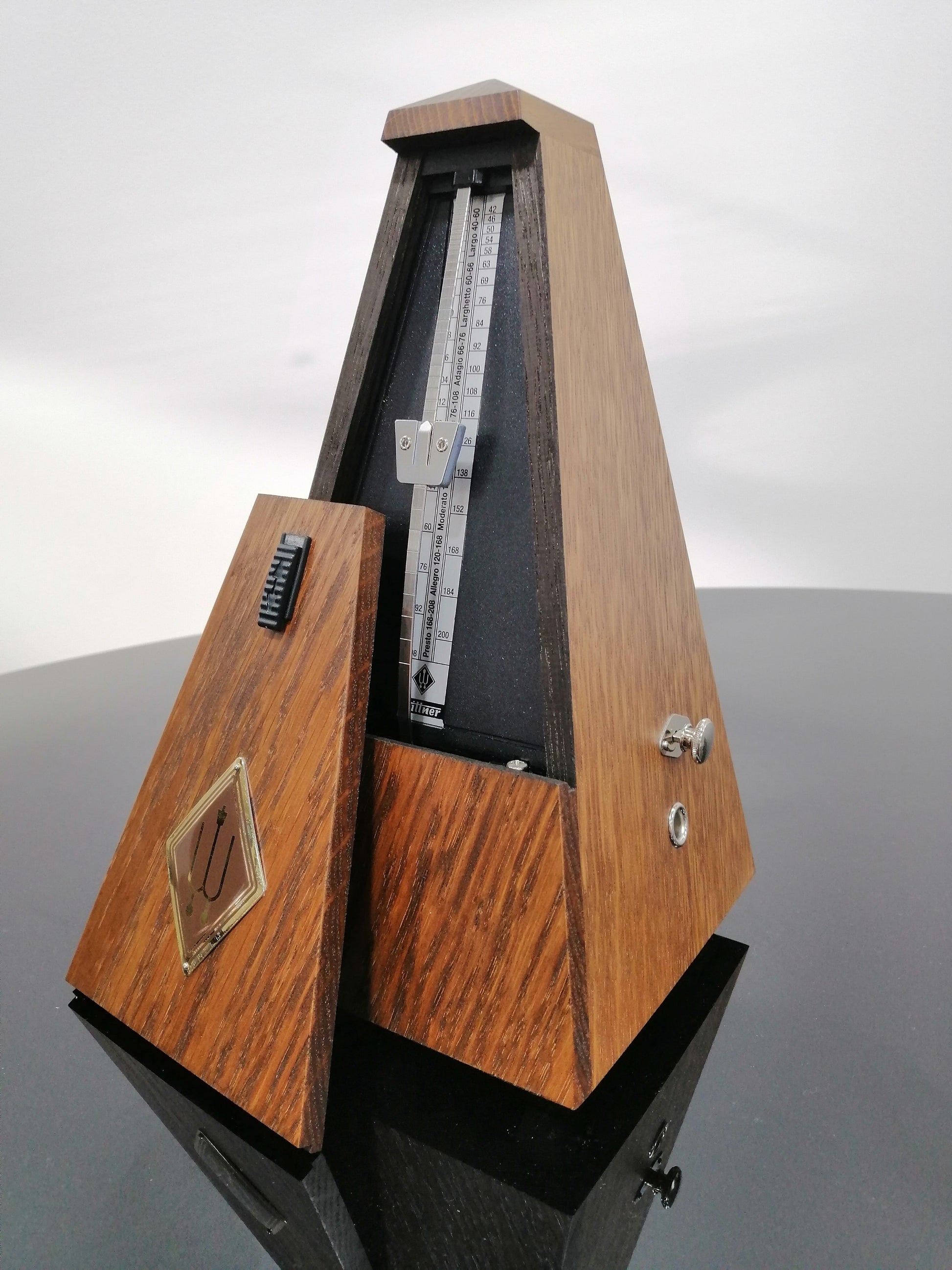 Wittner Metronome - Wood - Oak Brown (818)