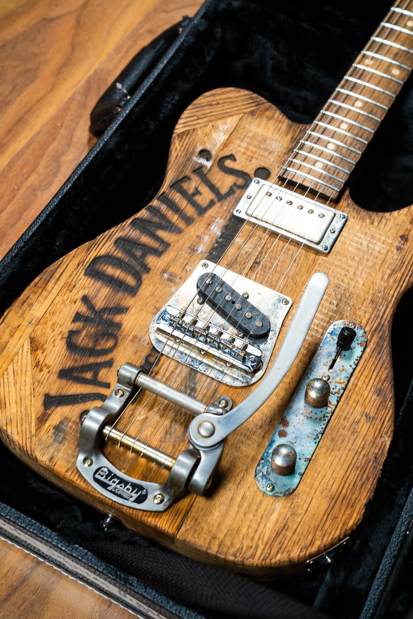 Justin Johnson Signature Guitar w/Bigsby + Gator Case - Whiskey Barrel Jack Daniels - Pre-Owned