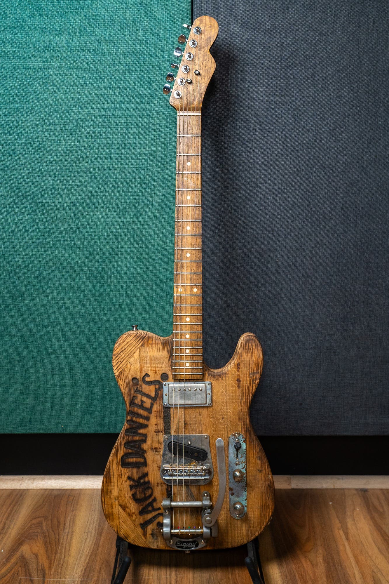 Justin Johnson Signature Guitar w/Bigsby + Gator Case - Whiskey Barrel Jack Daniels - Pre-Owned