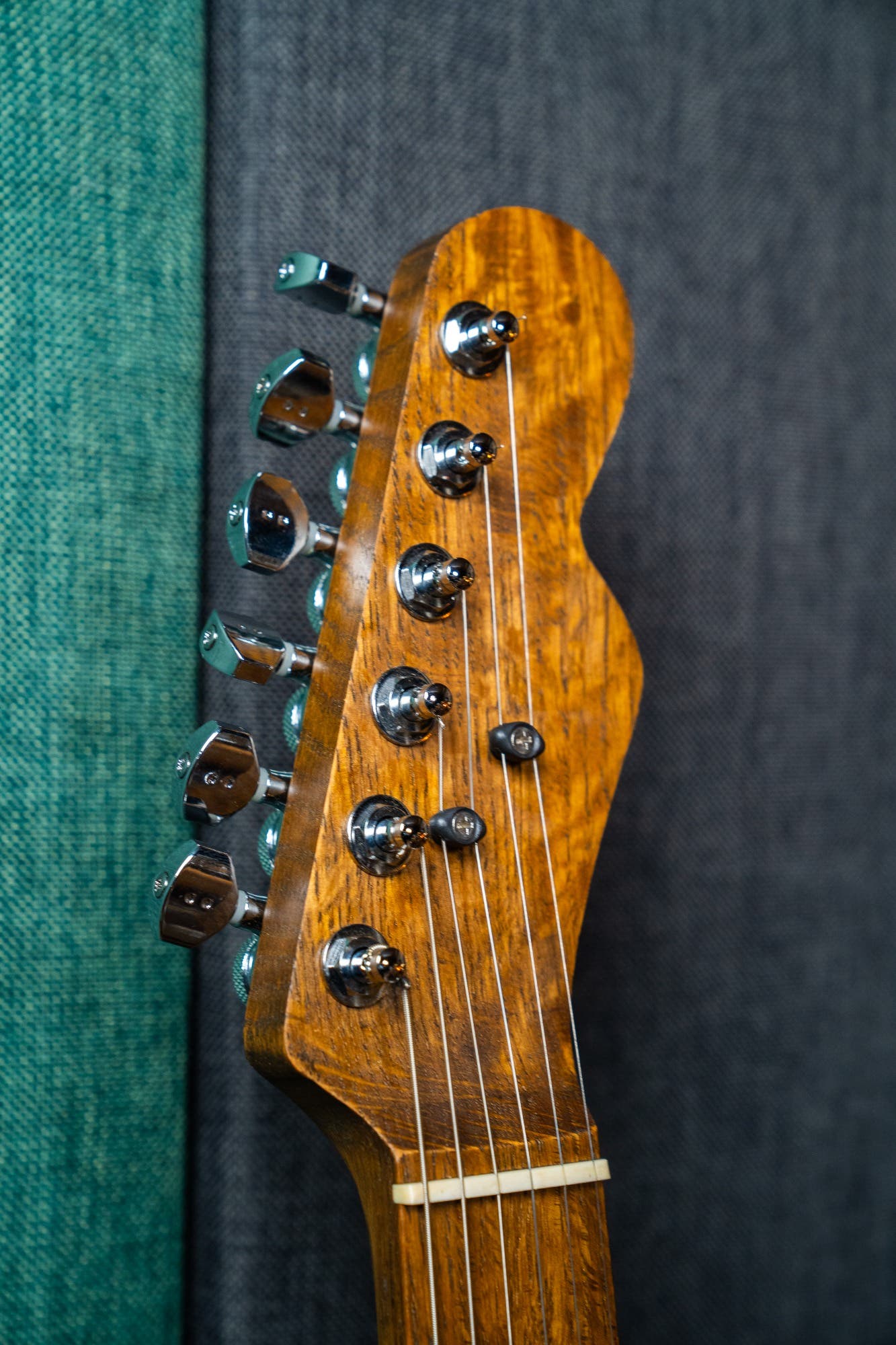 Justin Johnson Signature Guitar w/Bigsby + Gator Case - Whiskey Barrel Jack Daniels - Pre-Owned