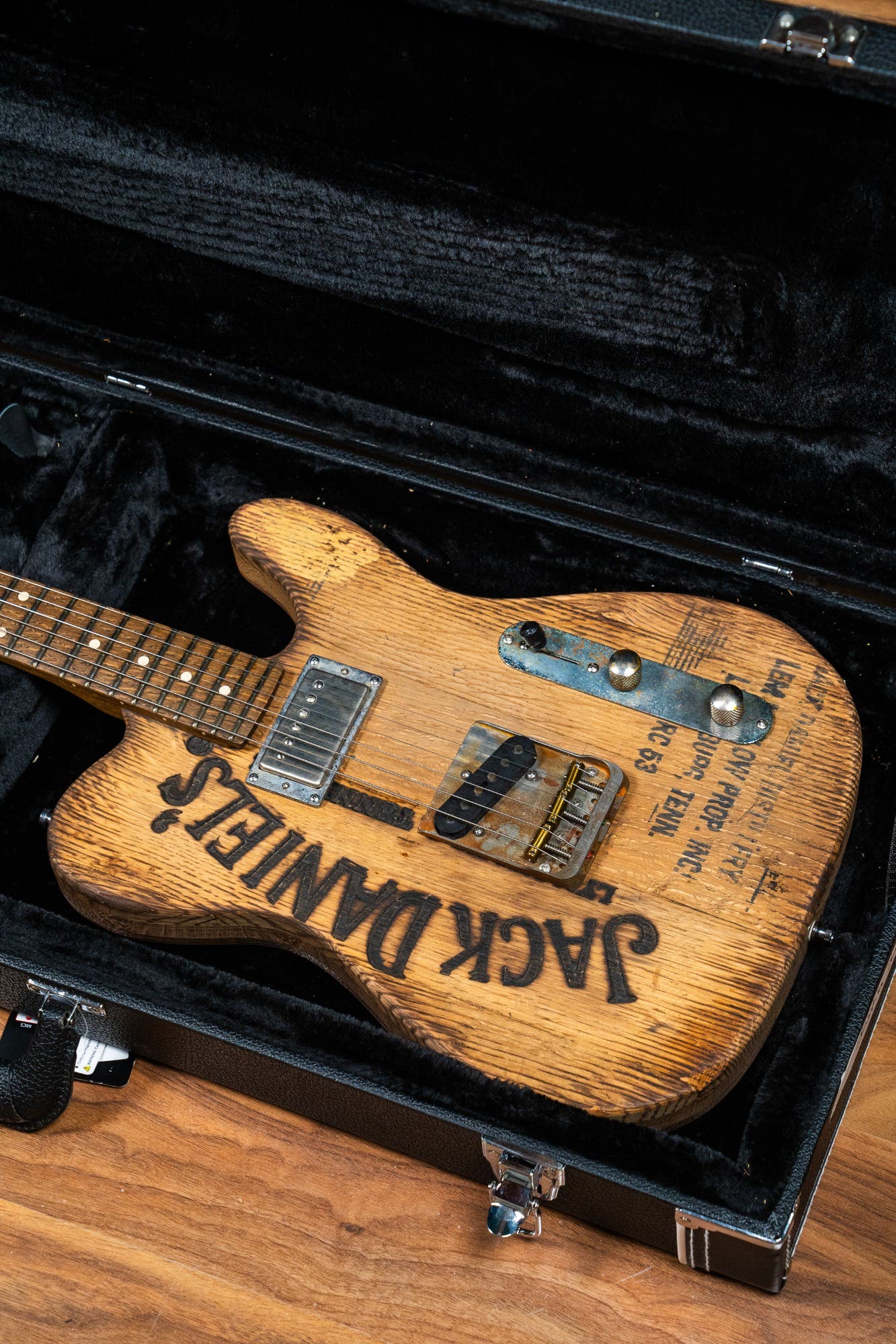 Justin Johnson Signature Guitar + Gator Case - Whiskey Barrel Jack Daniels (Stencil) - Pre-Owned