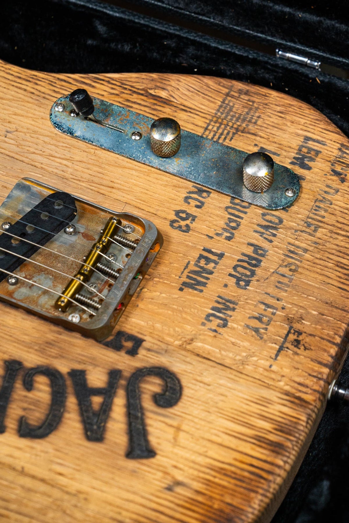 Justin Johnson Signature Guitar + Gator Case - Whiskey Barrel Jack Daniels (Stencil) - Pre-Owned