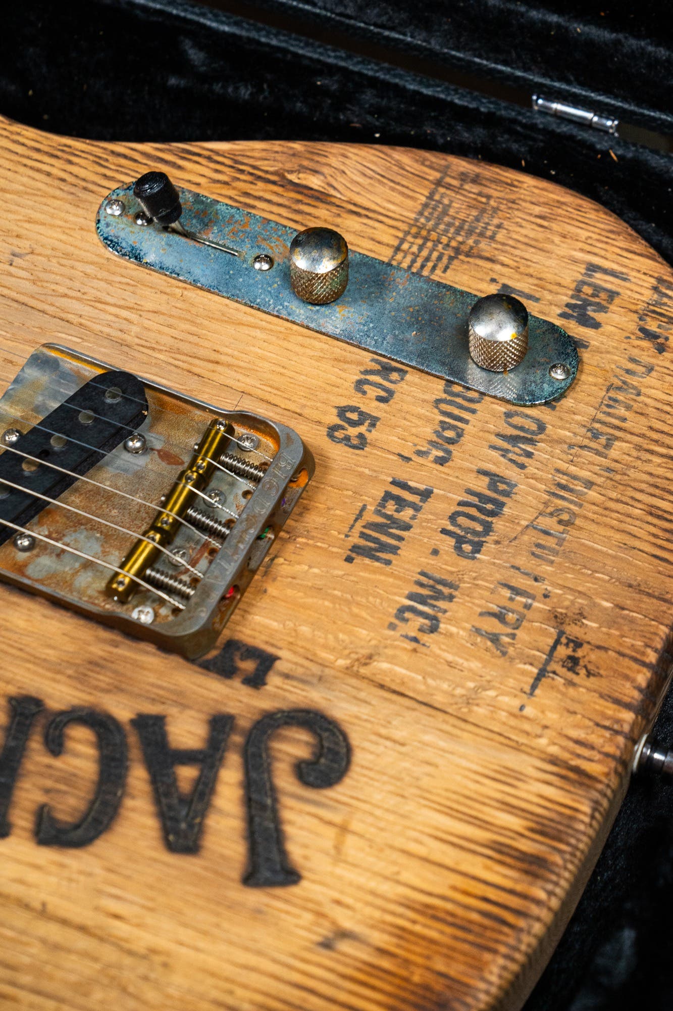 Justin Johnson Signature Guitar + Gator Case - Whiskey Barrel Jack Daniels (Stencil) - Pre-Owned