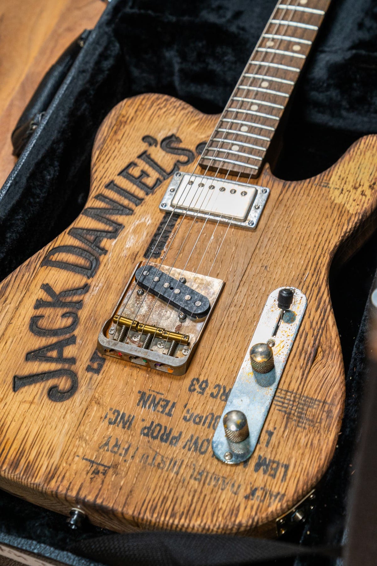 Justin Johnson Signature Guitar + Gator Case - Whiskey Barrel Jack Daniels (Stencil) - Pre-Owned