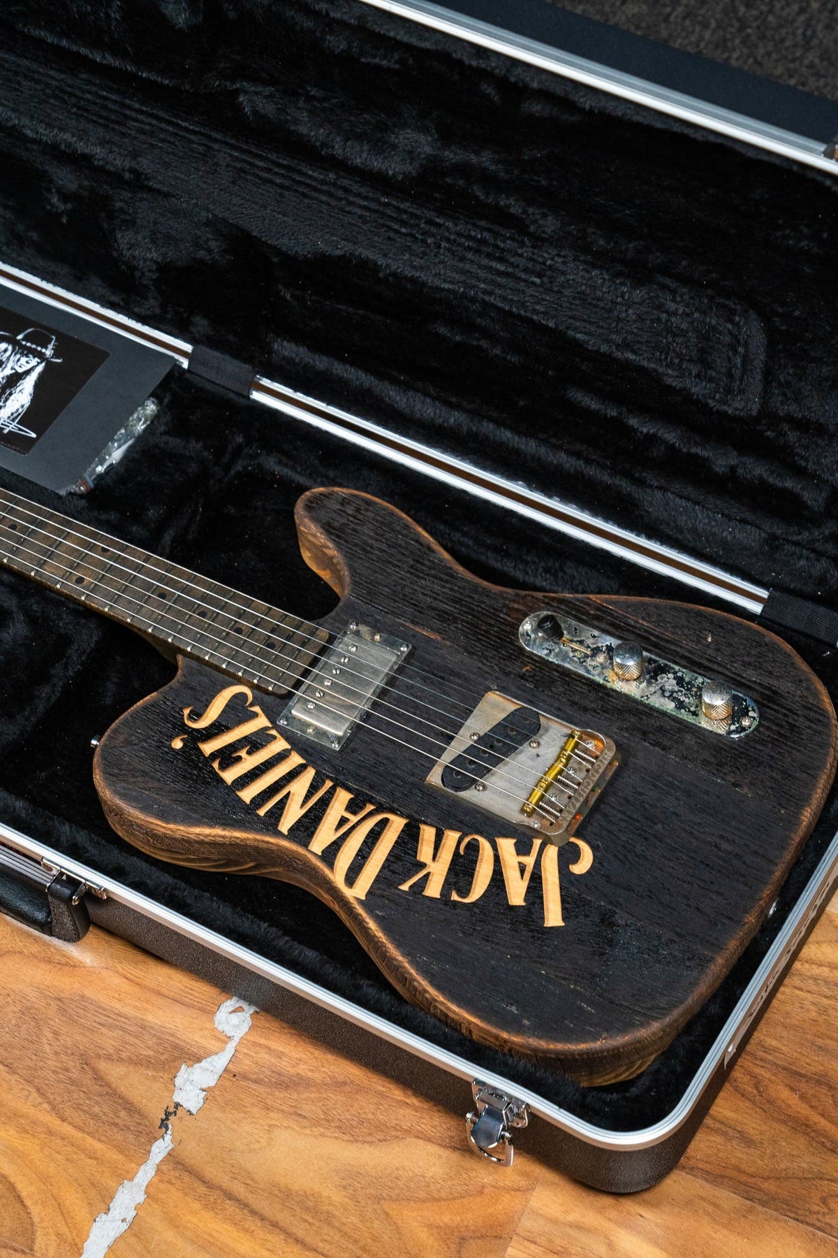 Justin Johnson Signature Guitar + Gator Case - Whiskey Barrel Jack Daniels (2021) - Pre-Owned