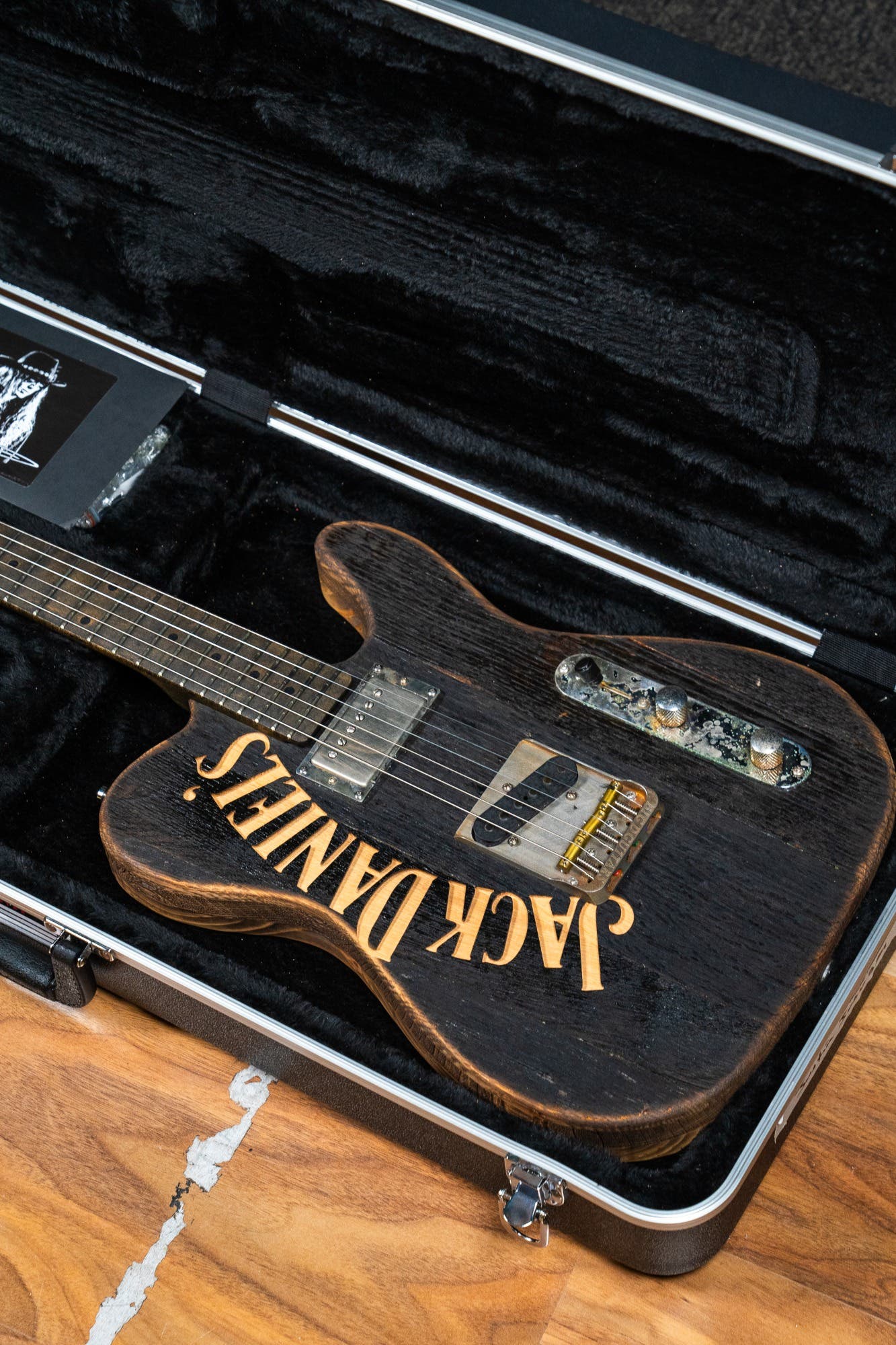 Justin Johnson Signature Guitar + Gator Case - Whiskey Barrel Jack Daniels (2021) - Pre-Owned