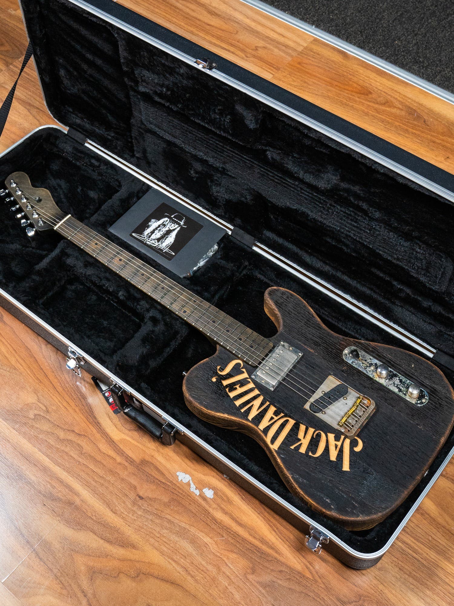 Justin Johnson Signature Guitar + Gator Case - Whiskey Barrel Jack Daniels (2021) - Pre-Owned