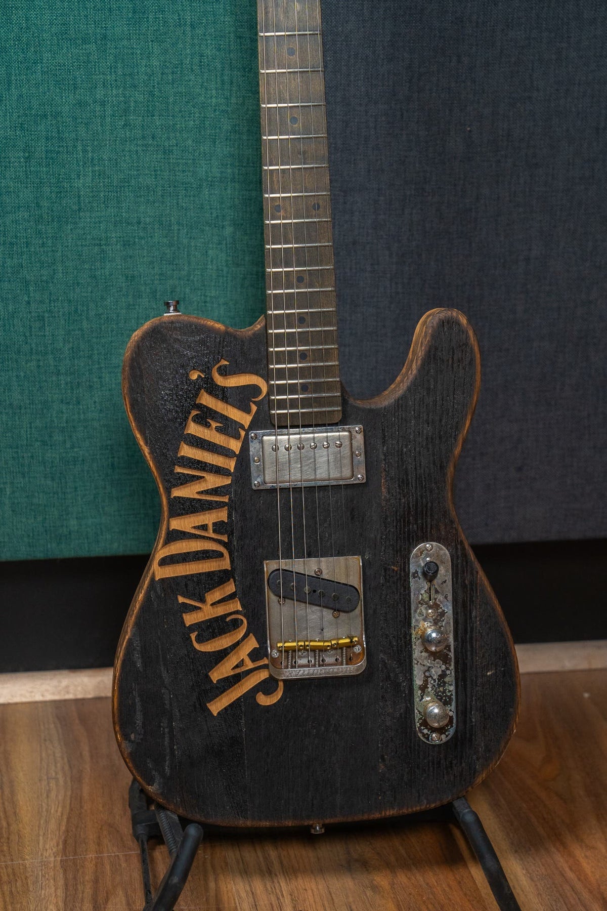 Justin Johnson Signature Guitar + Gator Case - Whiskey Barrel Jack Daniels (2021) - Pre-Owned
