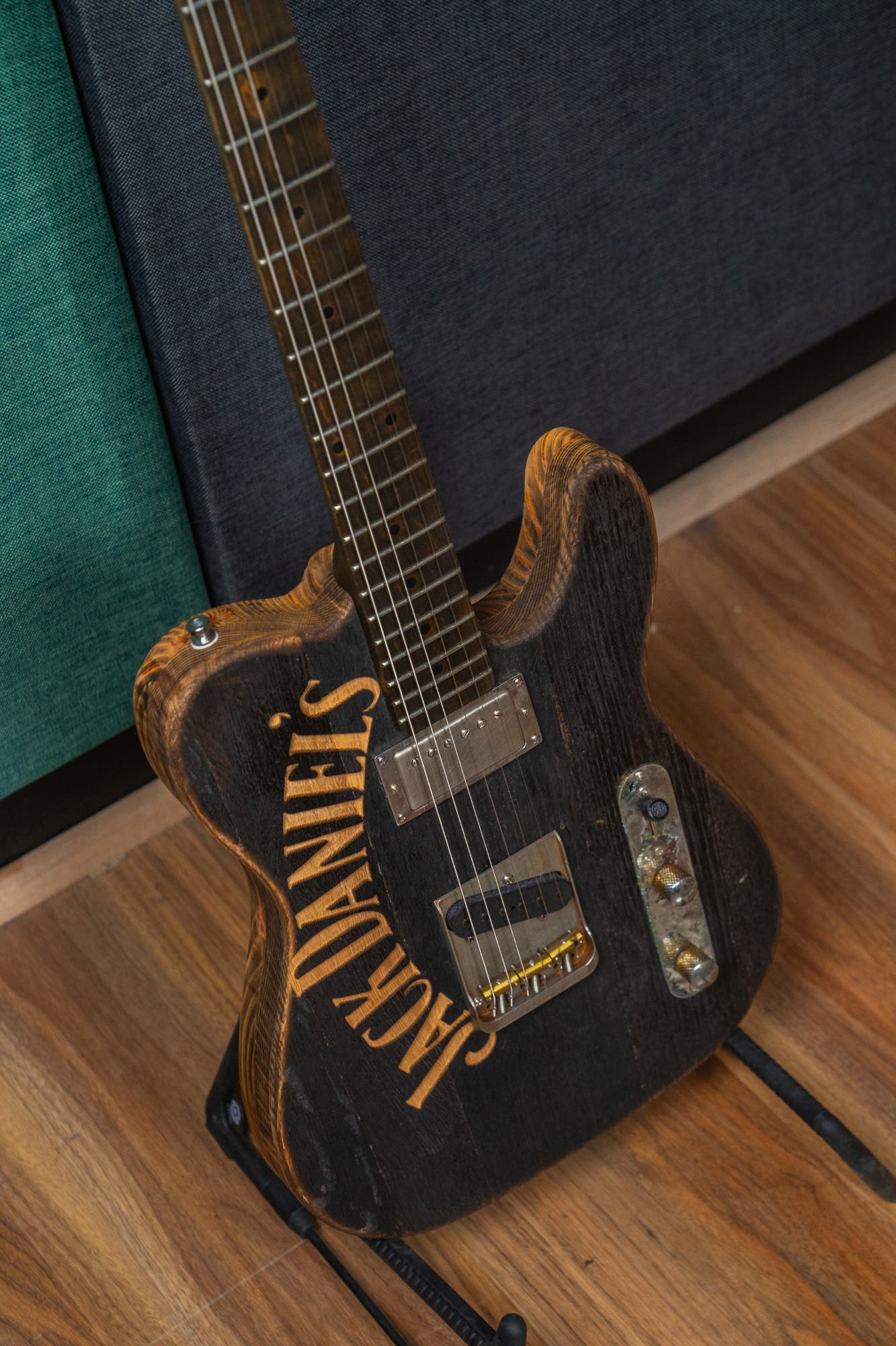 Justin Johnson Signature Guitar + Gator Case - Whiskey Barrel Jack Daniels (2021) - Pre-Owned